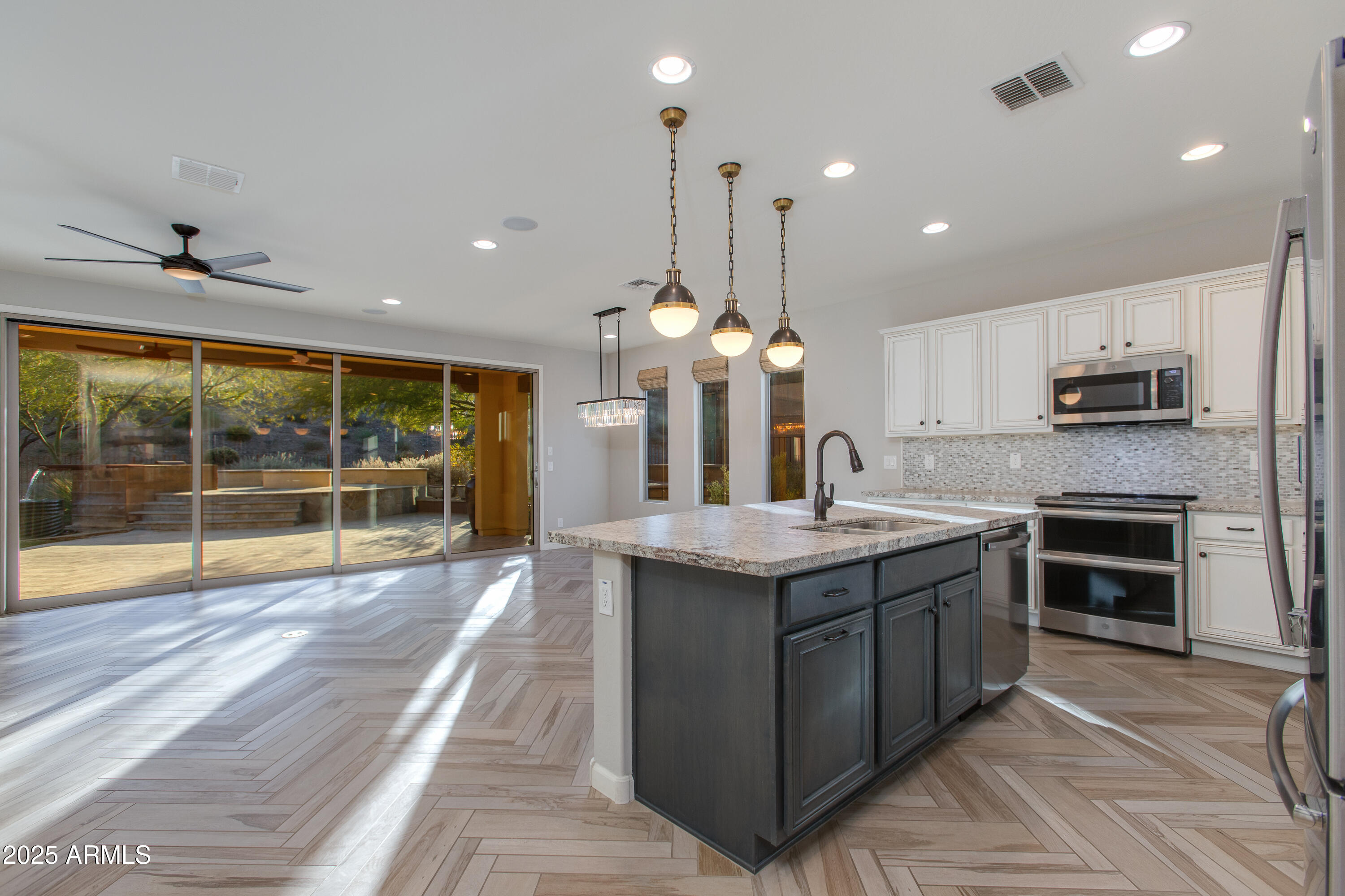 3285 MAVERICK Drive