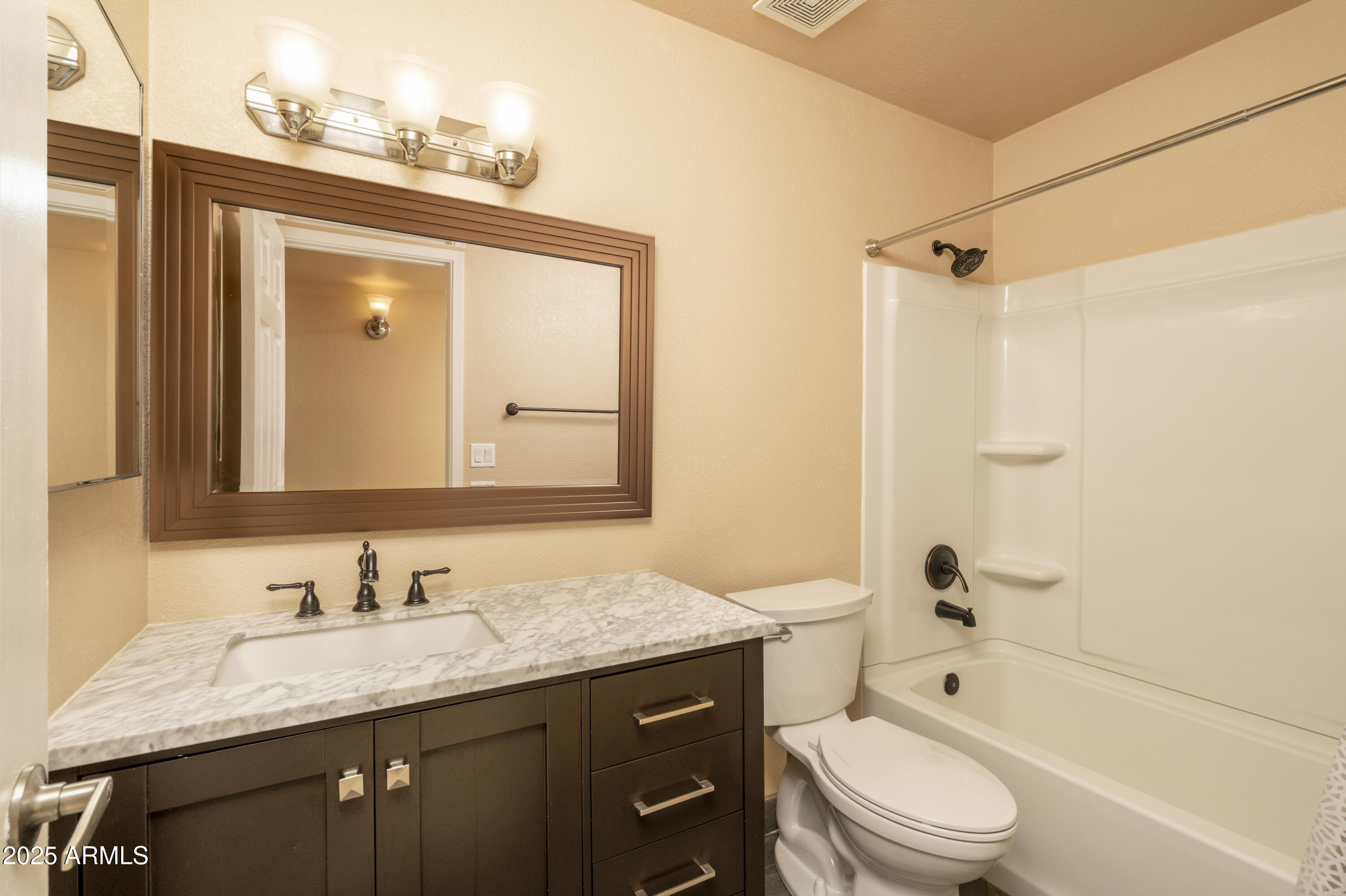 1318 W McNair Street