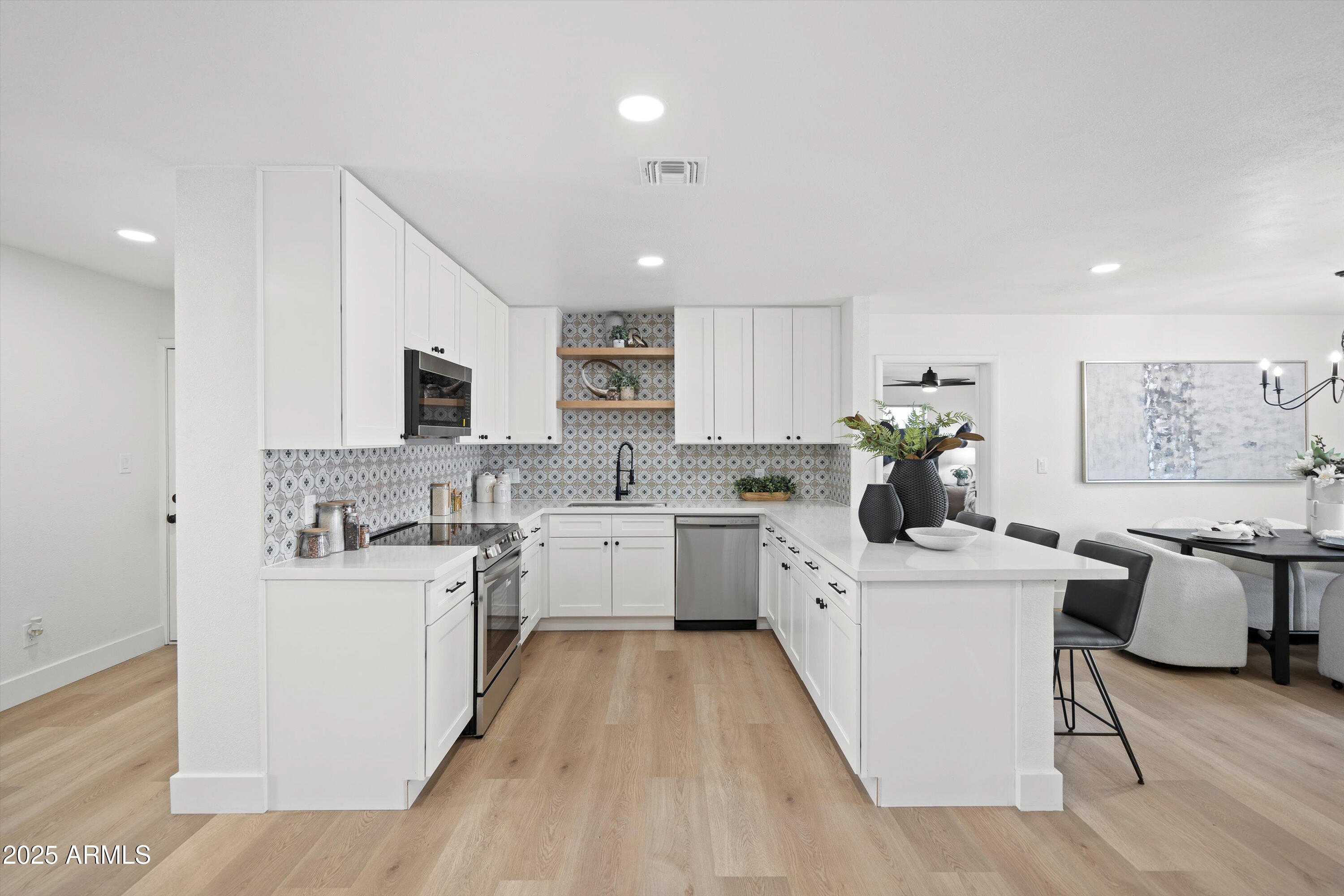 1121 E TOWNLEY Avenue, Phoenix