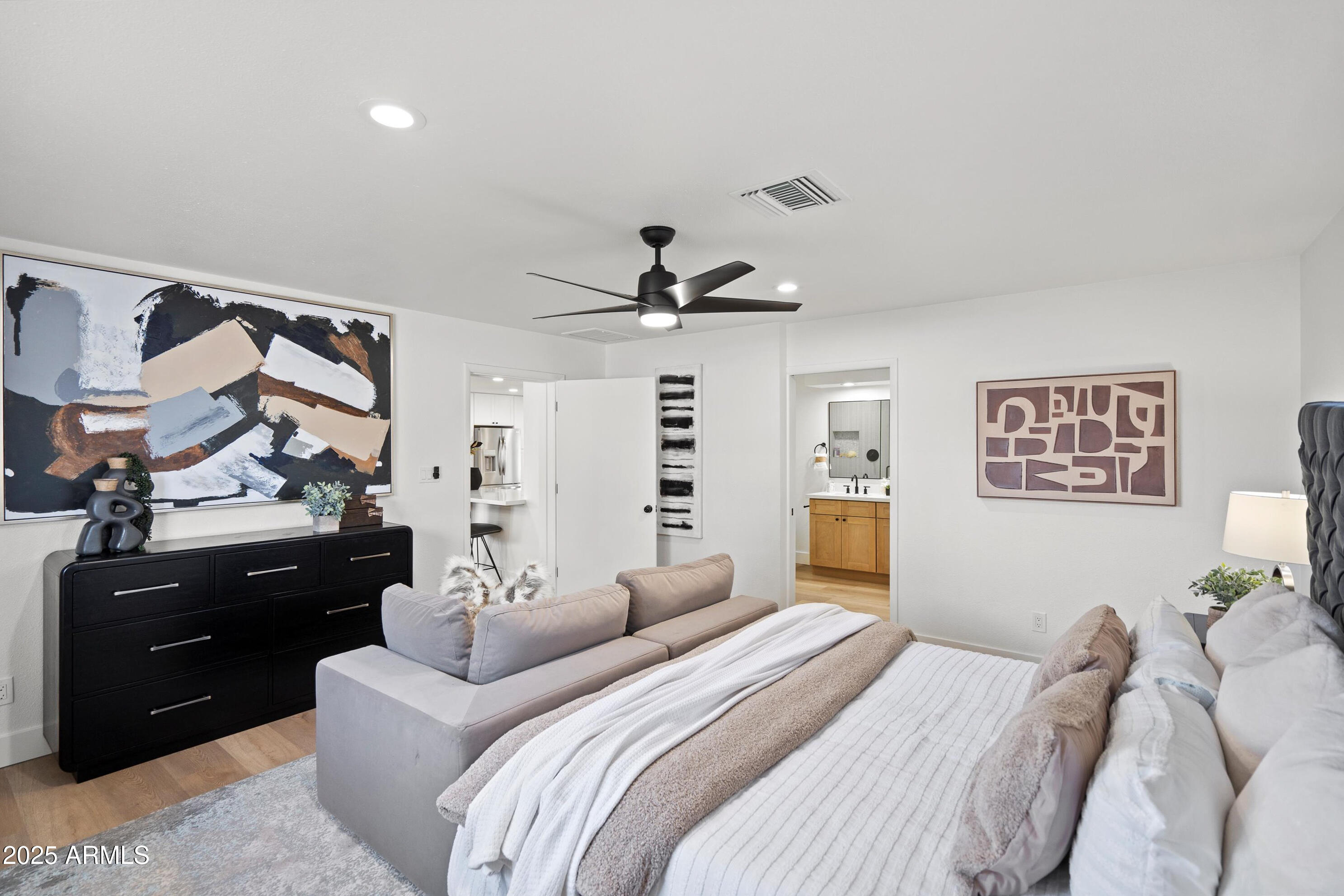 1121 E TOWNLEY Avenue, Phoenix