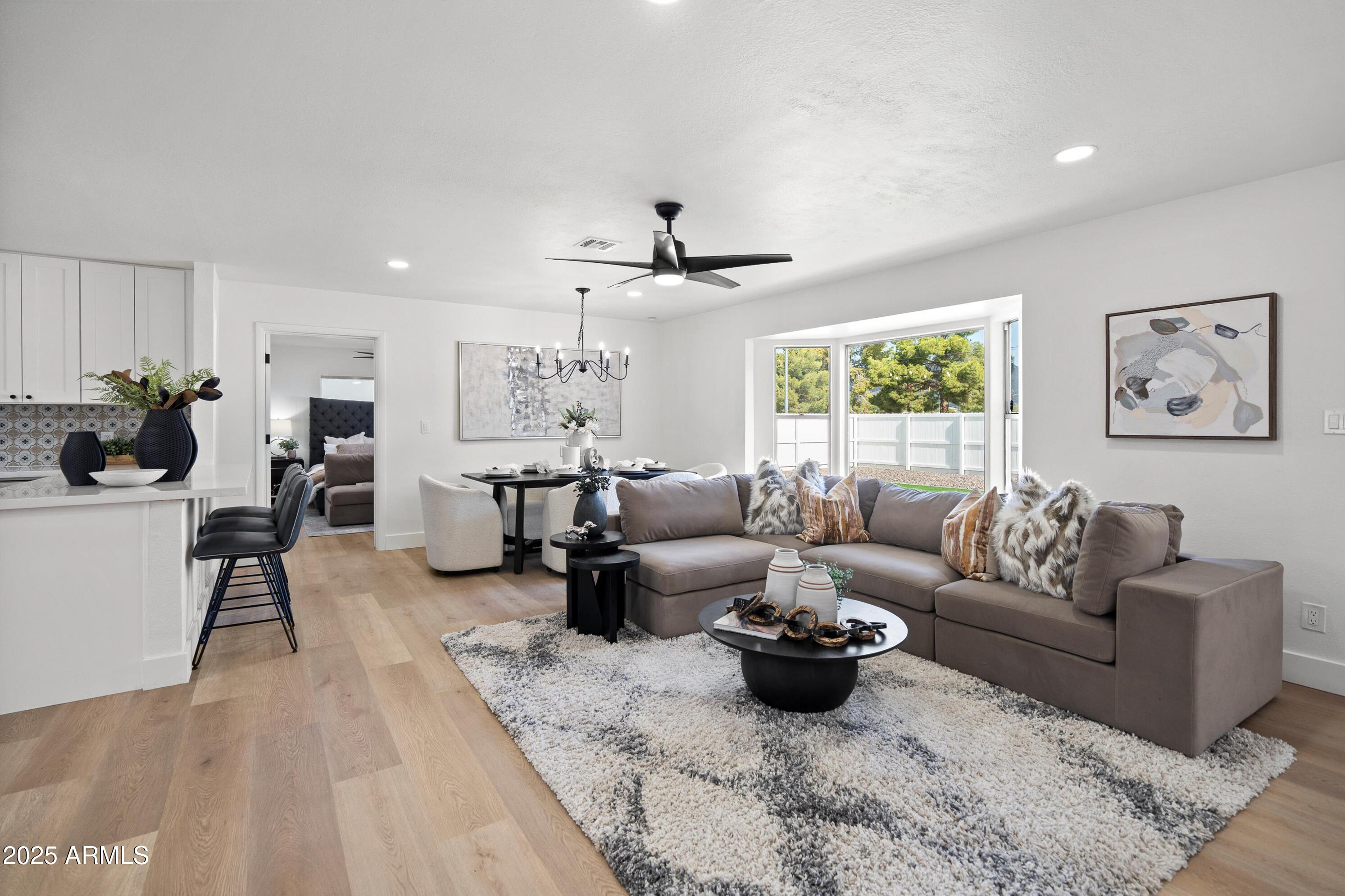 1121 E TOWNLEY Avenue, Phoenix