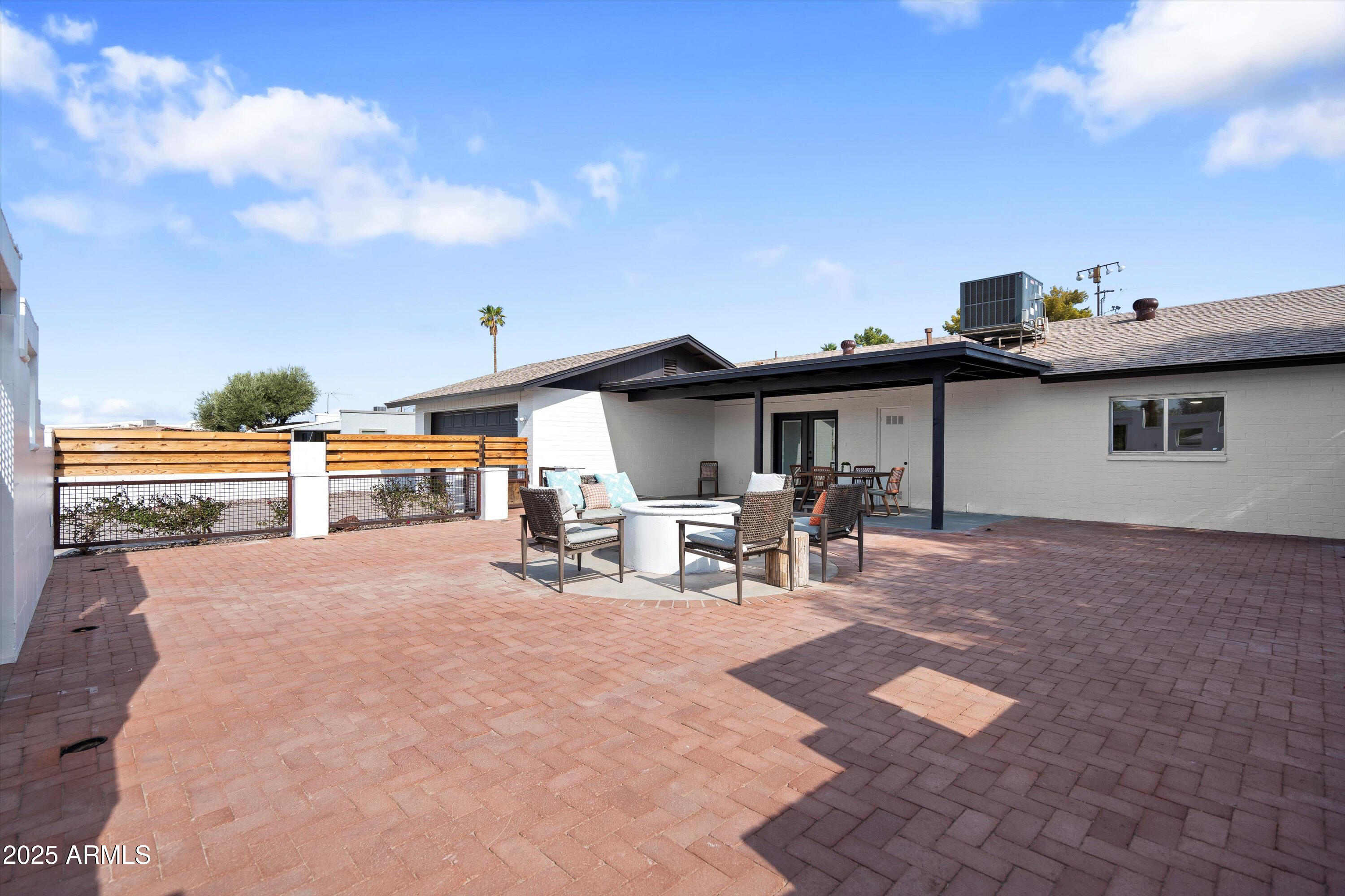 1121 E TOWNLEY Avenue, Phoenix