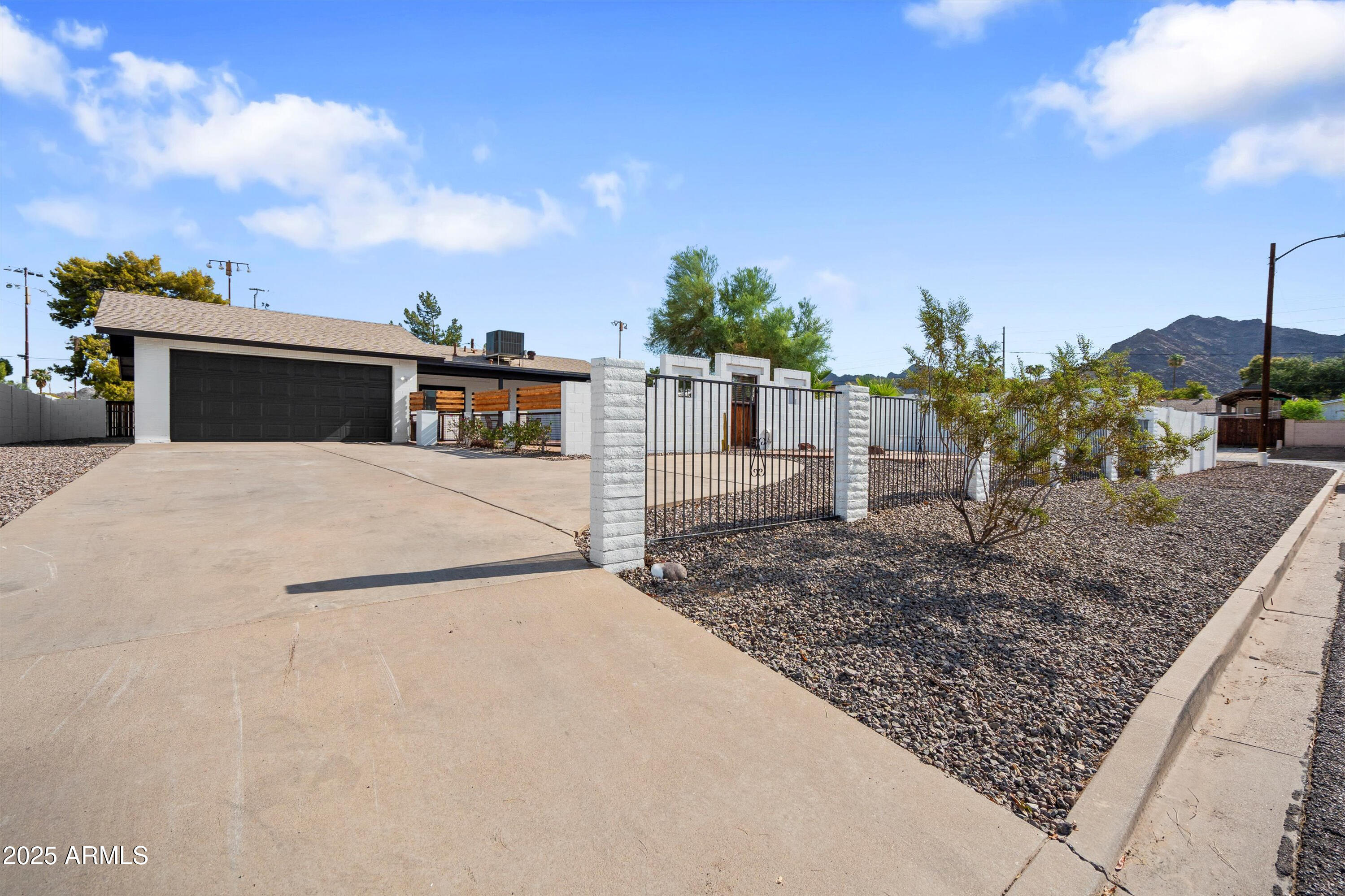 1121 E TOWNLEY Avenue, Phoenix