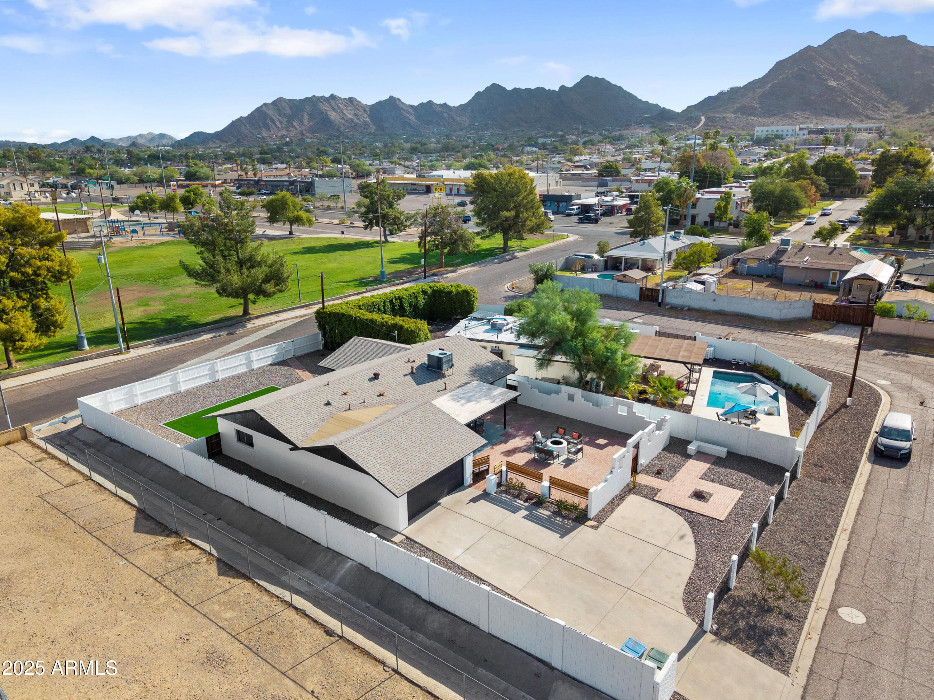 1121 E TOWNLEY Avenue, Phoenix