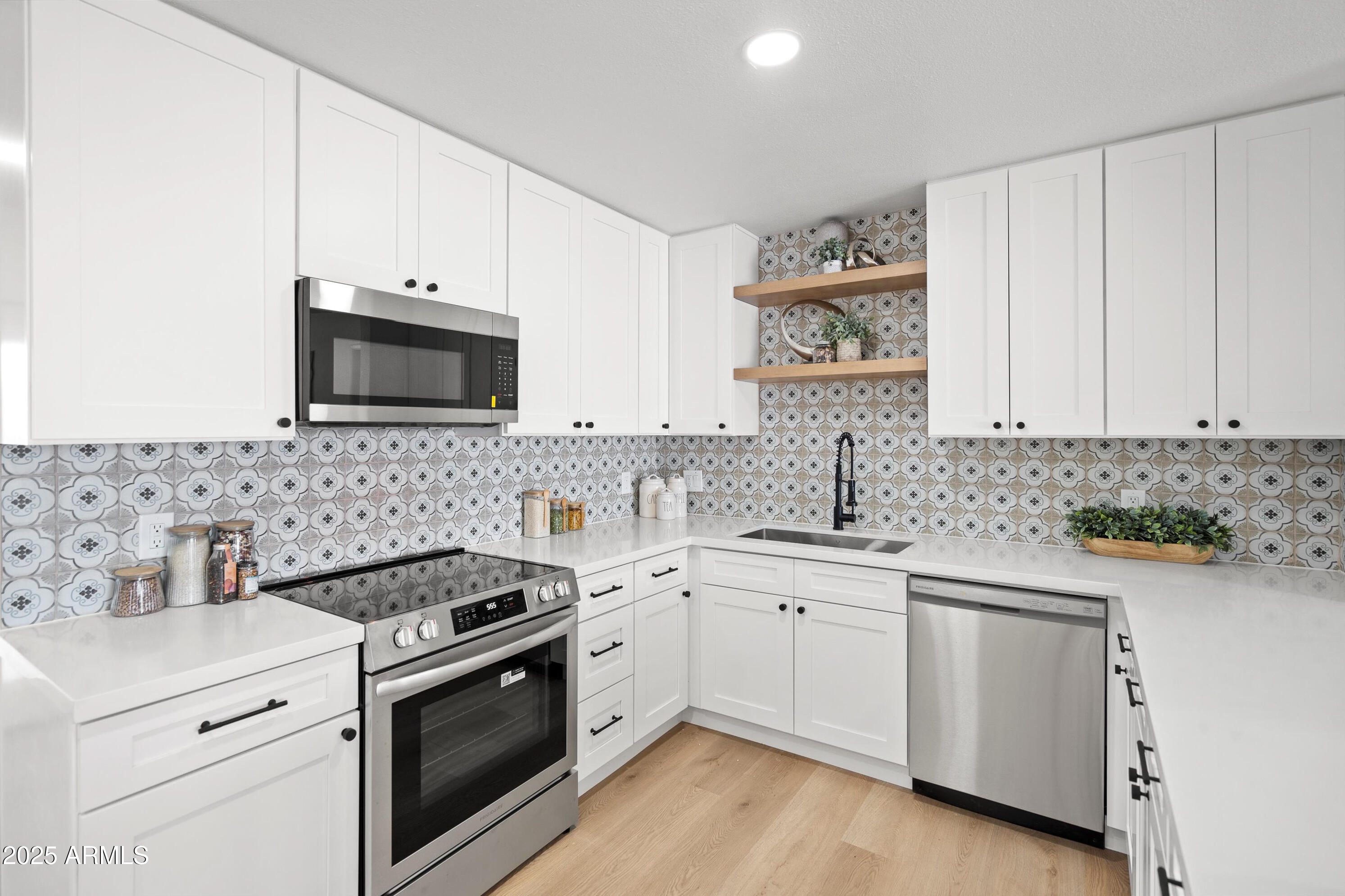 1121 E TOWNLEY Avenue, Phoenix