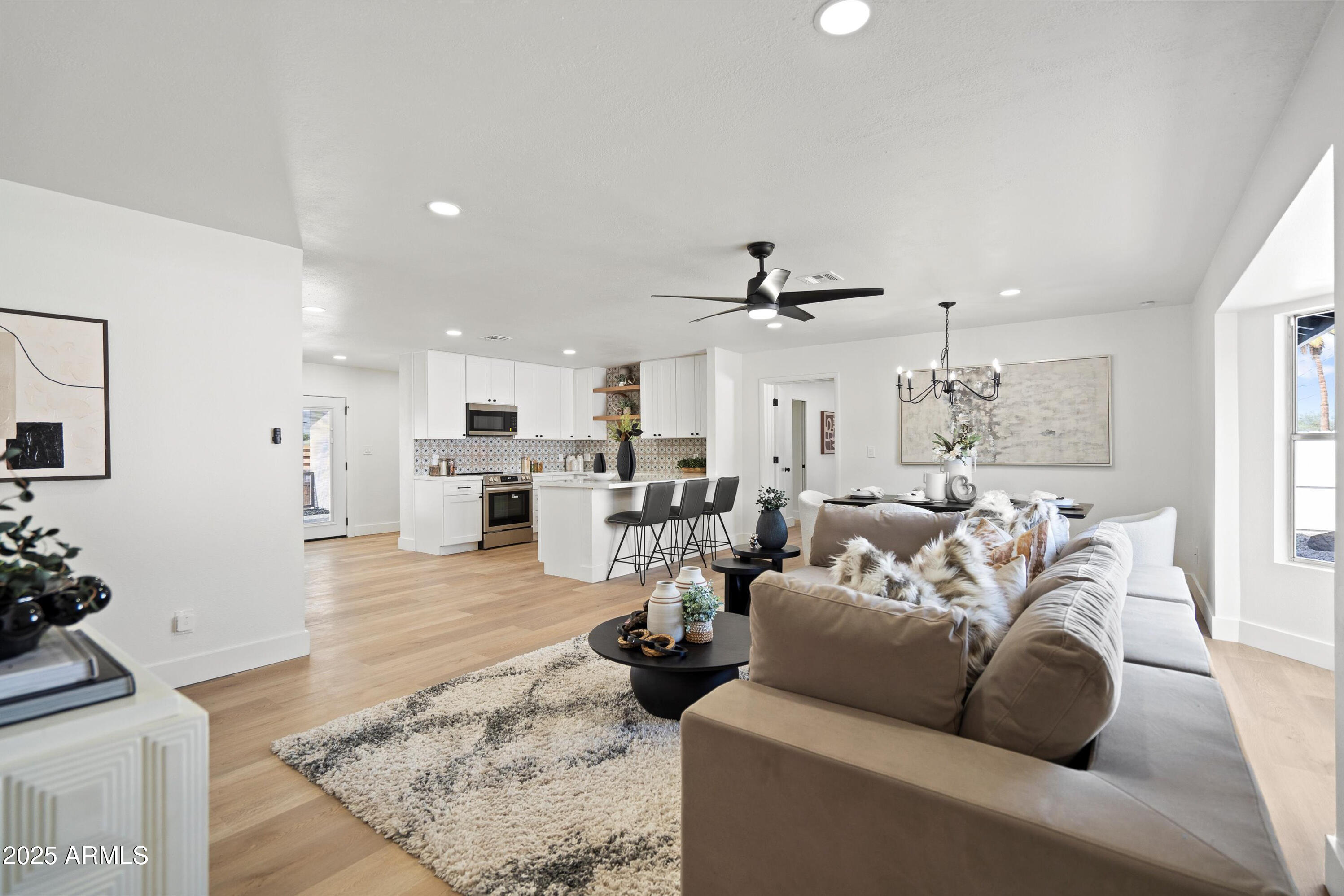 1121 E TOWNLEY Avenue, Phoenix