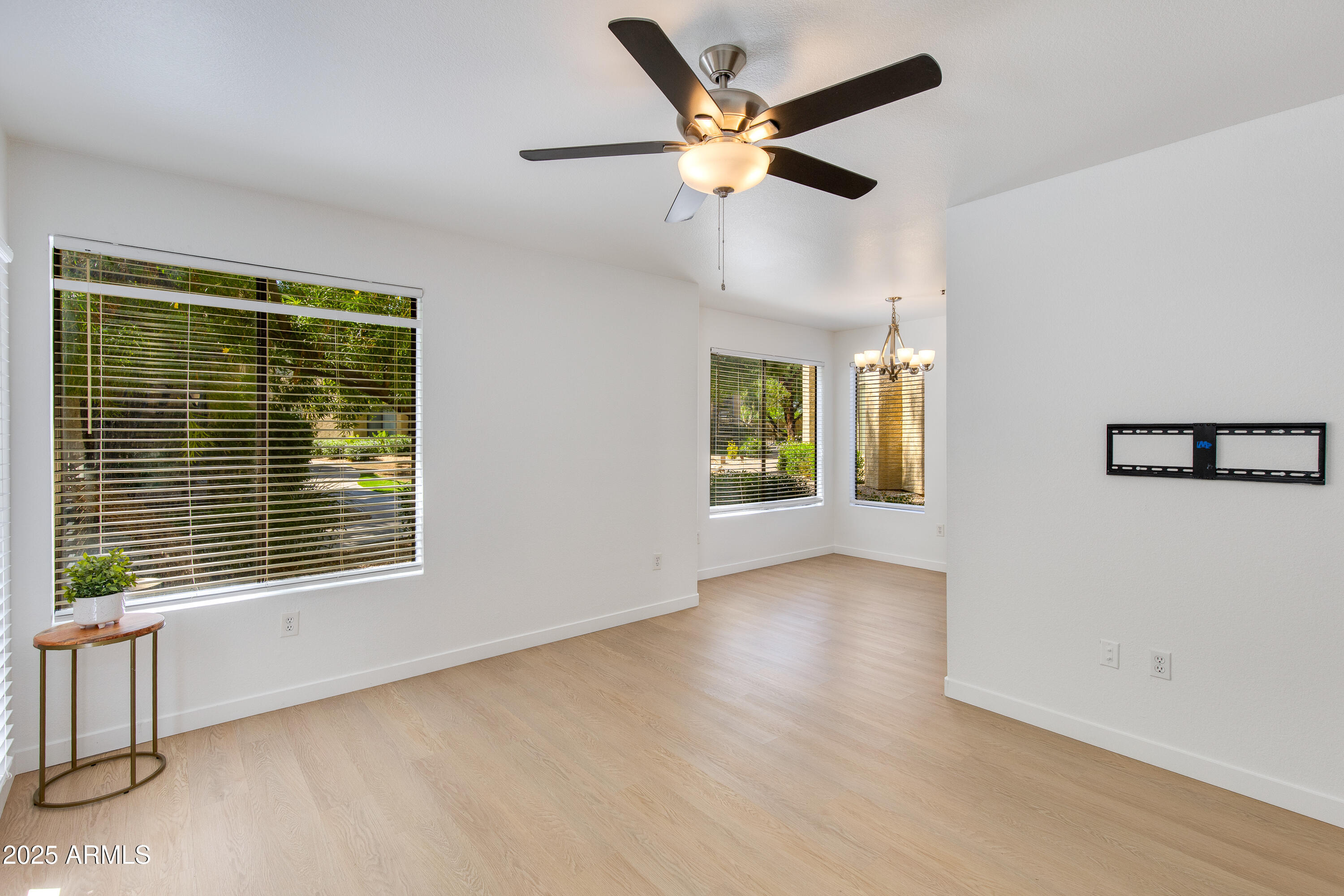 4925 E DESERT COVE Avenue, 152