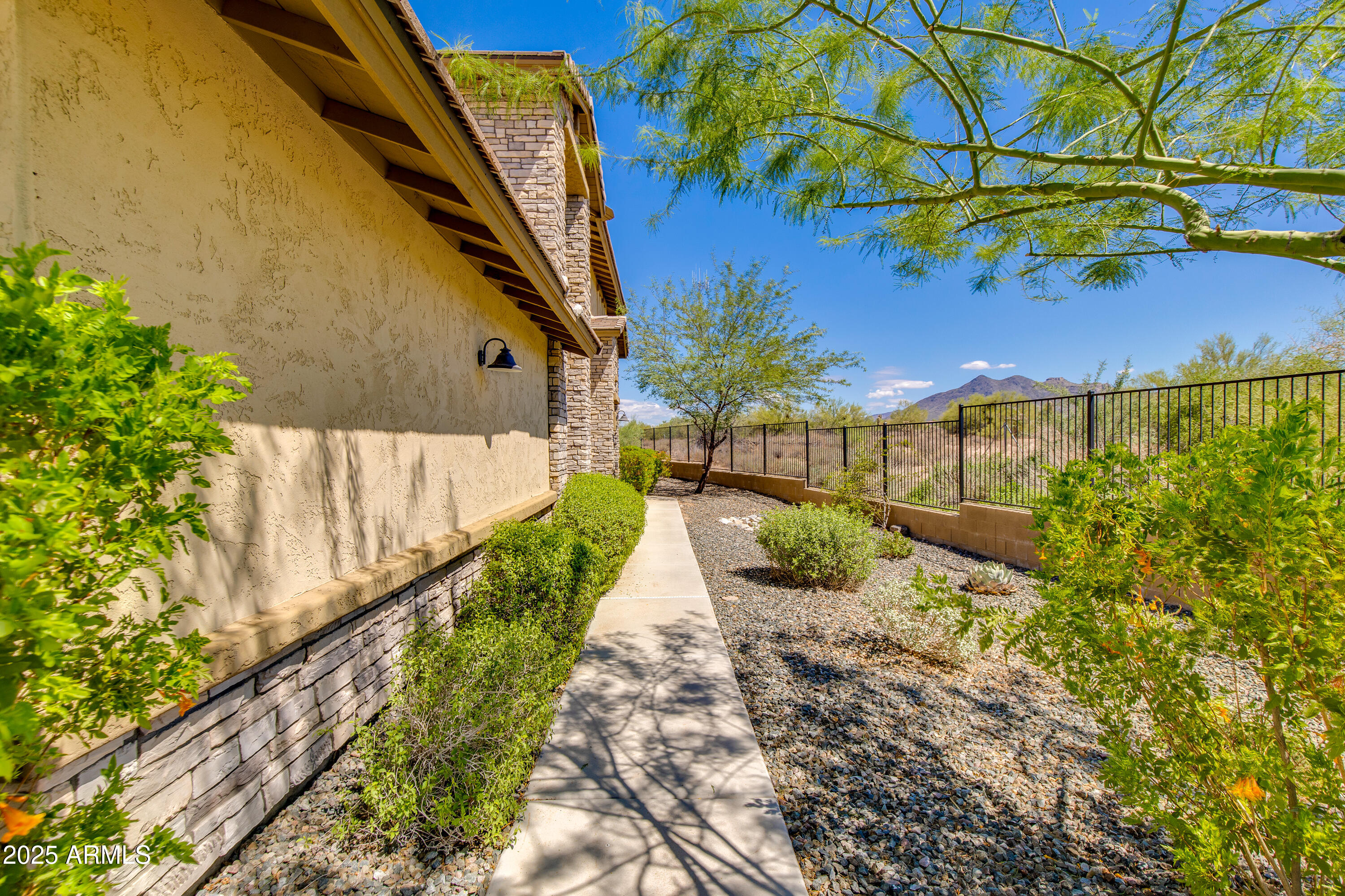 5100 E RANCHO PALOMA Drive, 1025