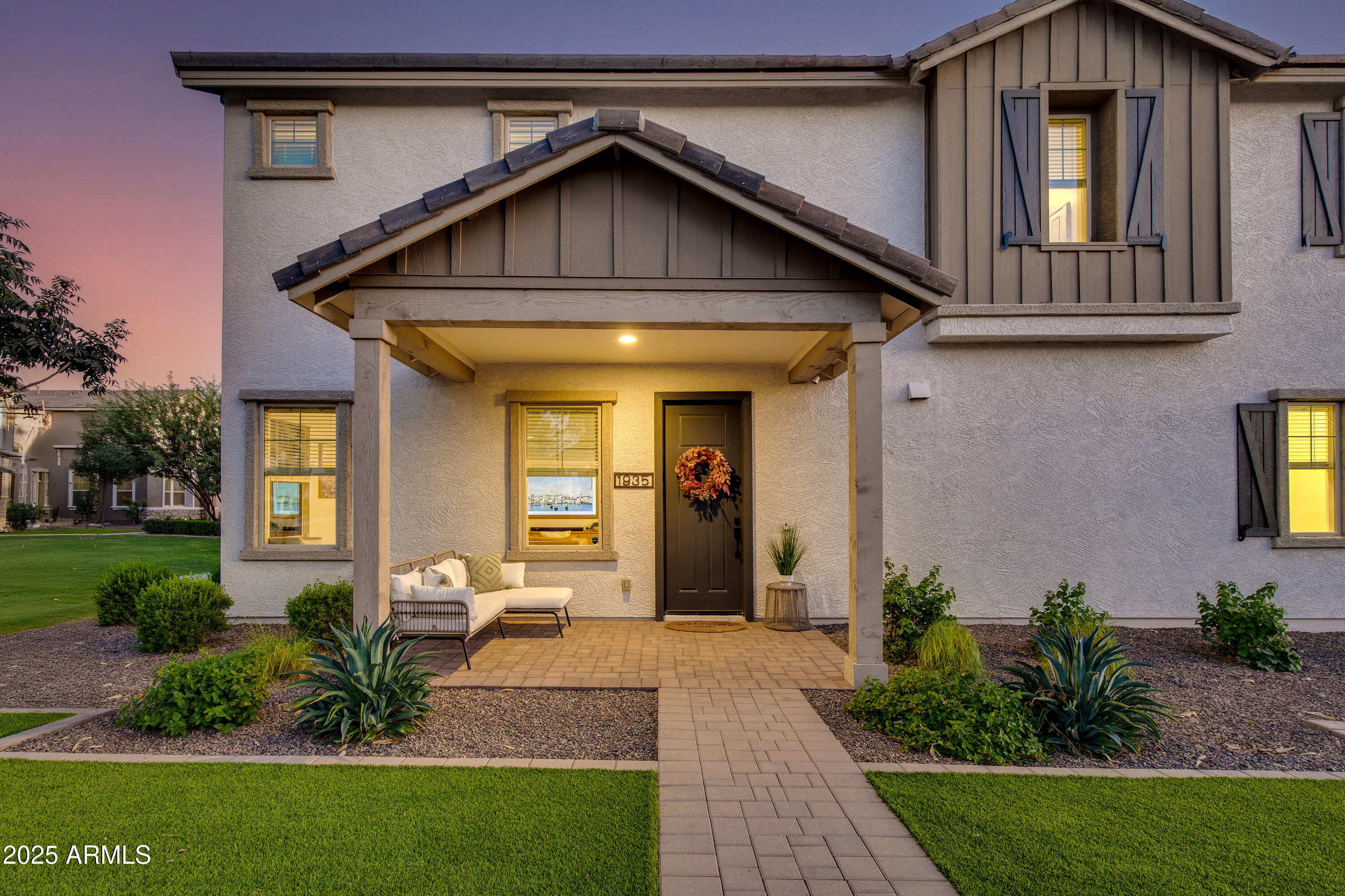 1935 W Lariat Lane