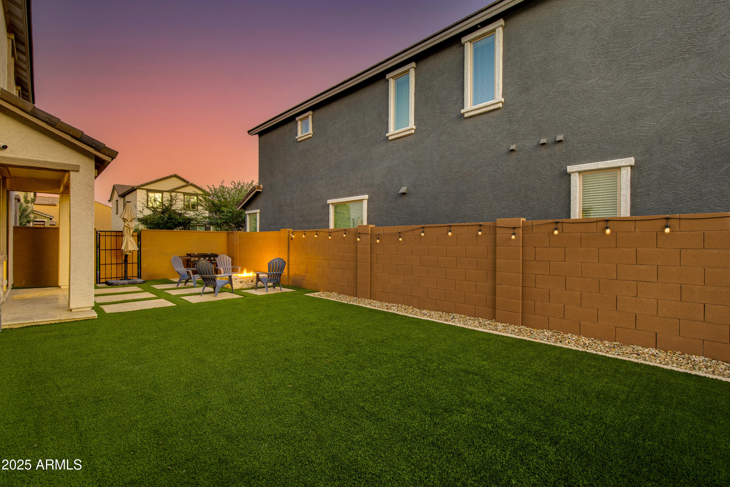 1935 W Lariat Lane