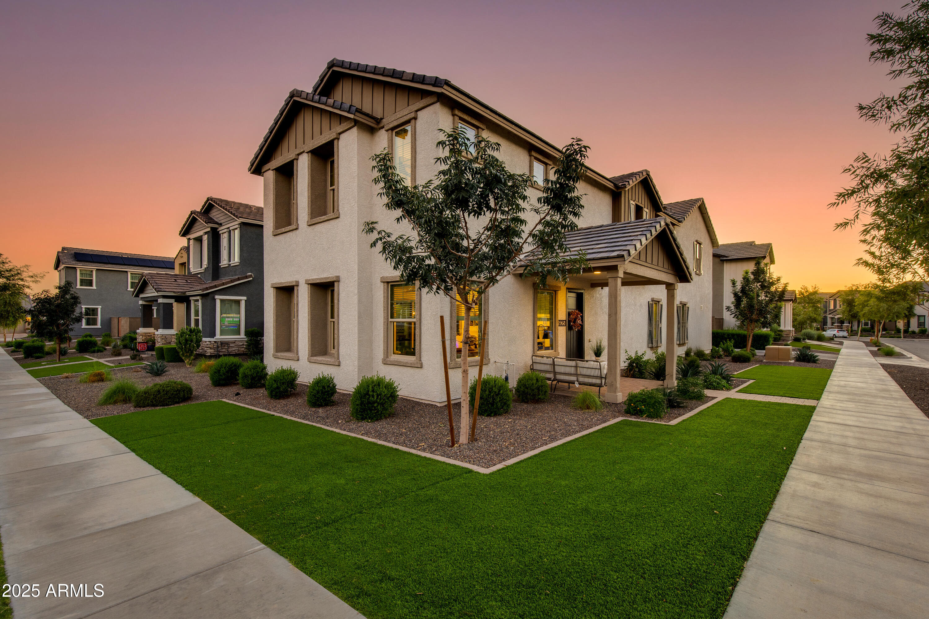 1935 W Lariat Lane