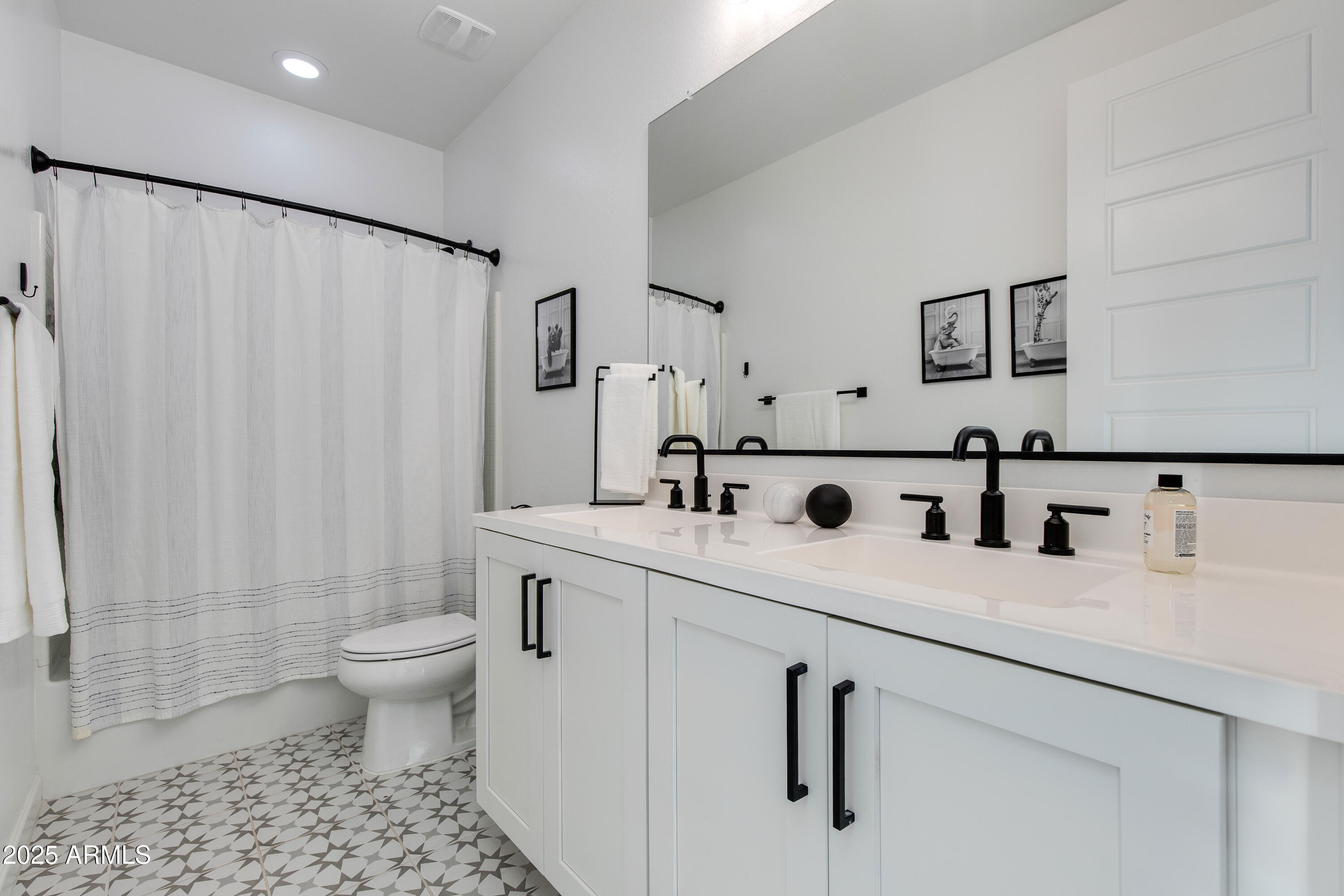 1935 W Lariat Lane