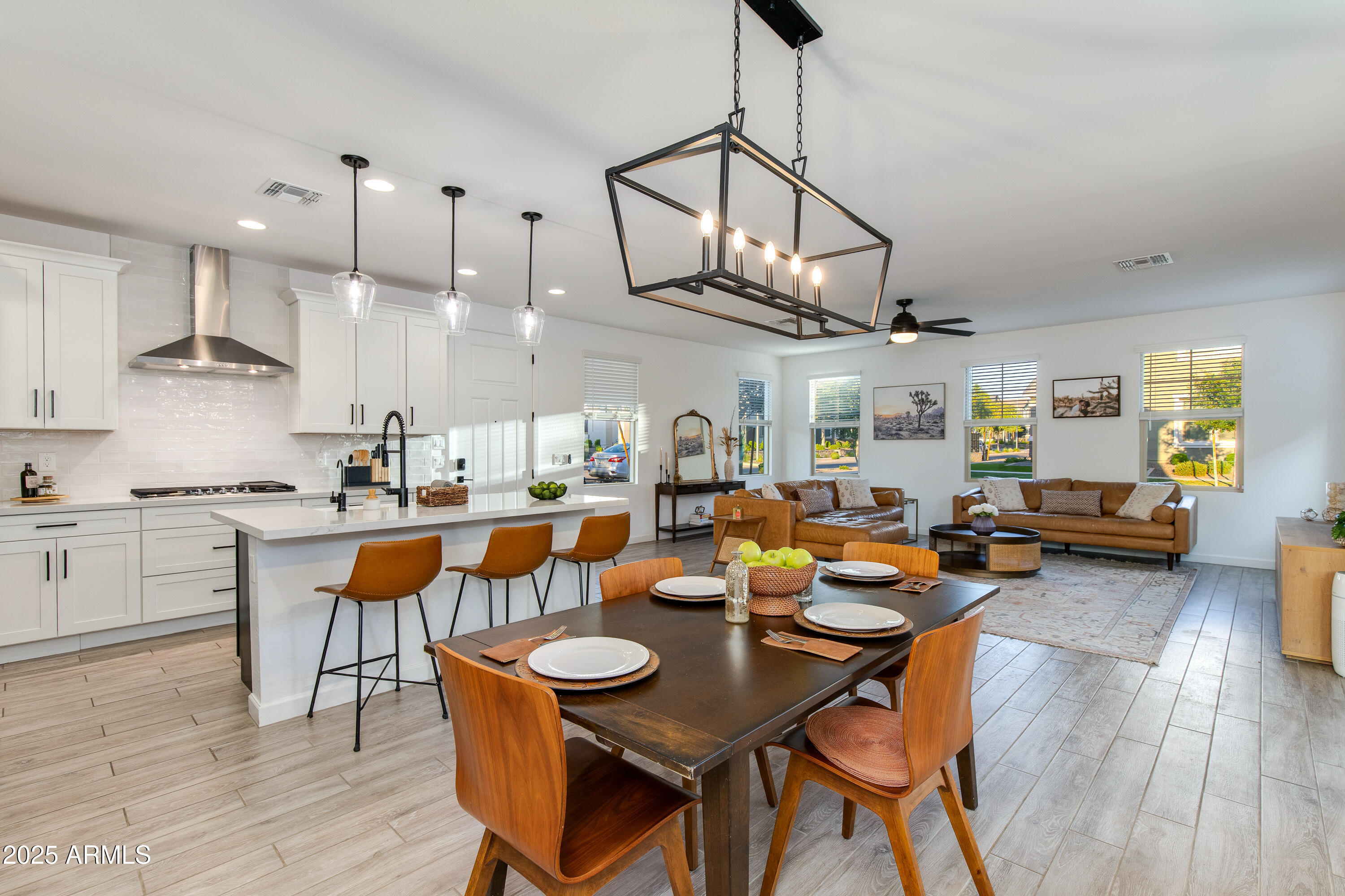1935 W Lariat Lane