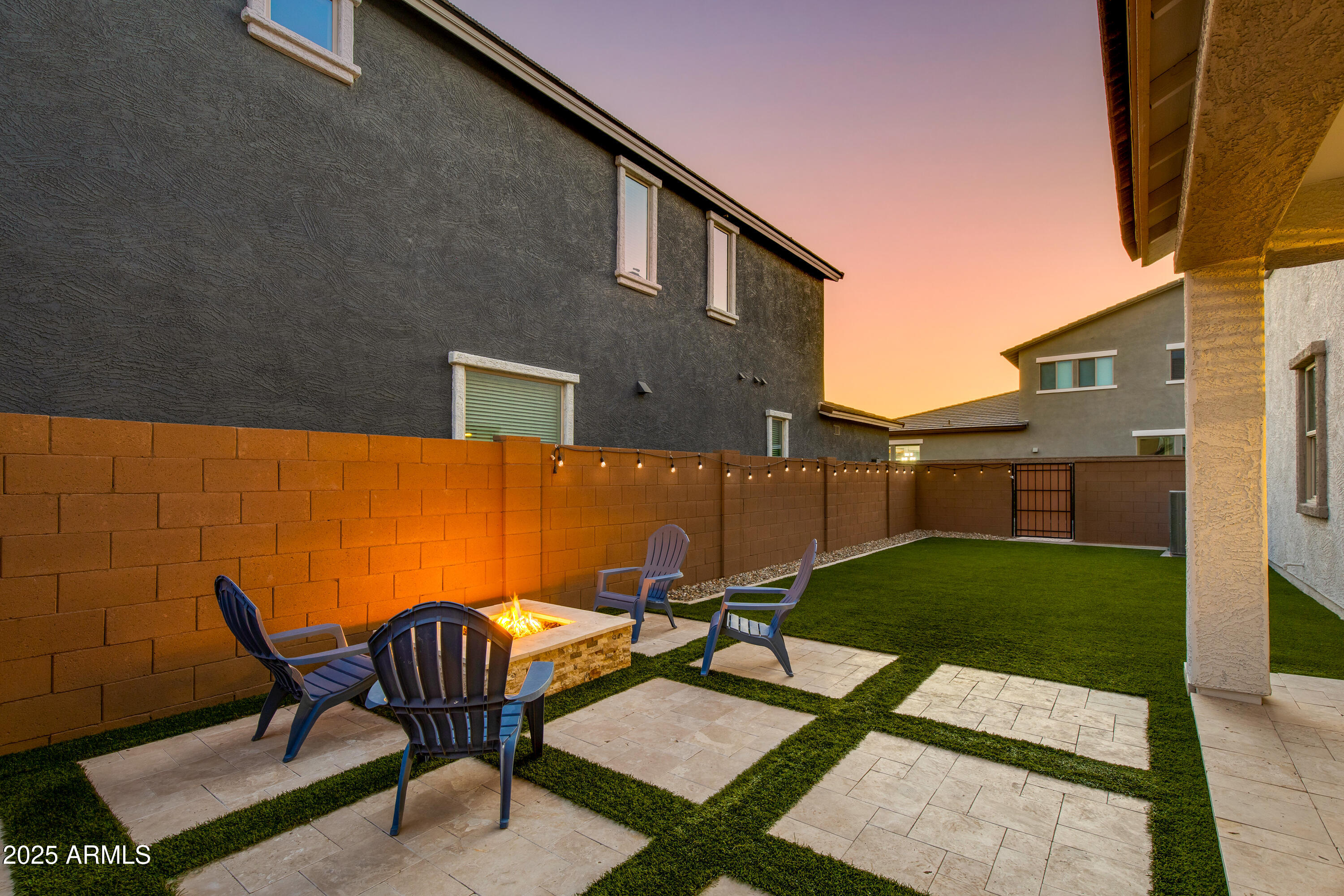 1935 W Lariat Lane