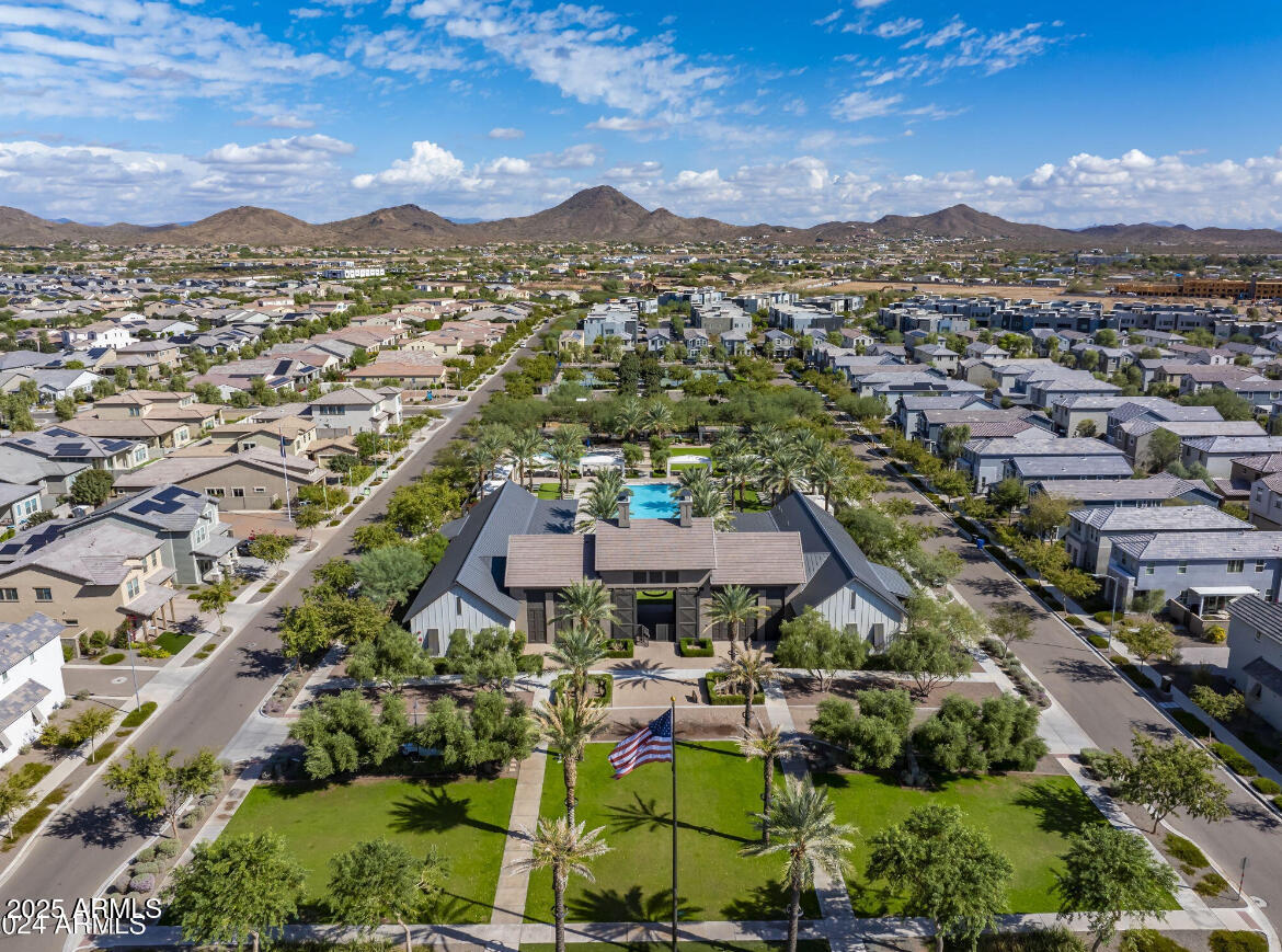 1935 W Lariat Lane