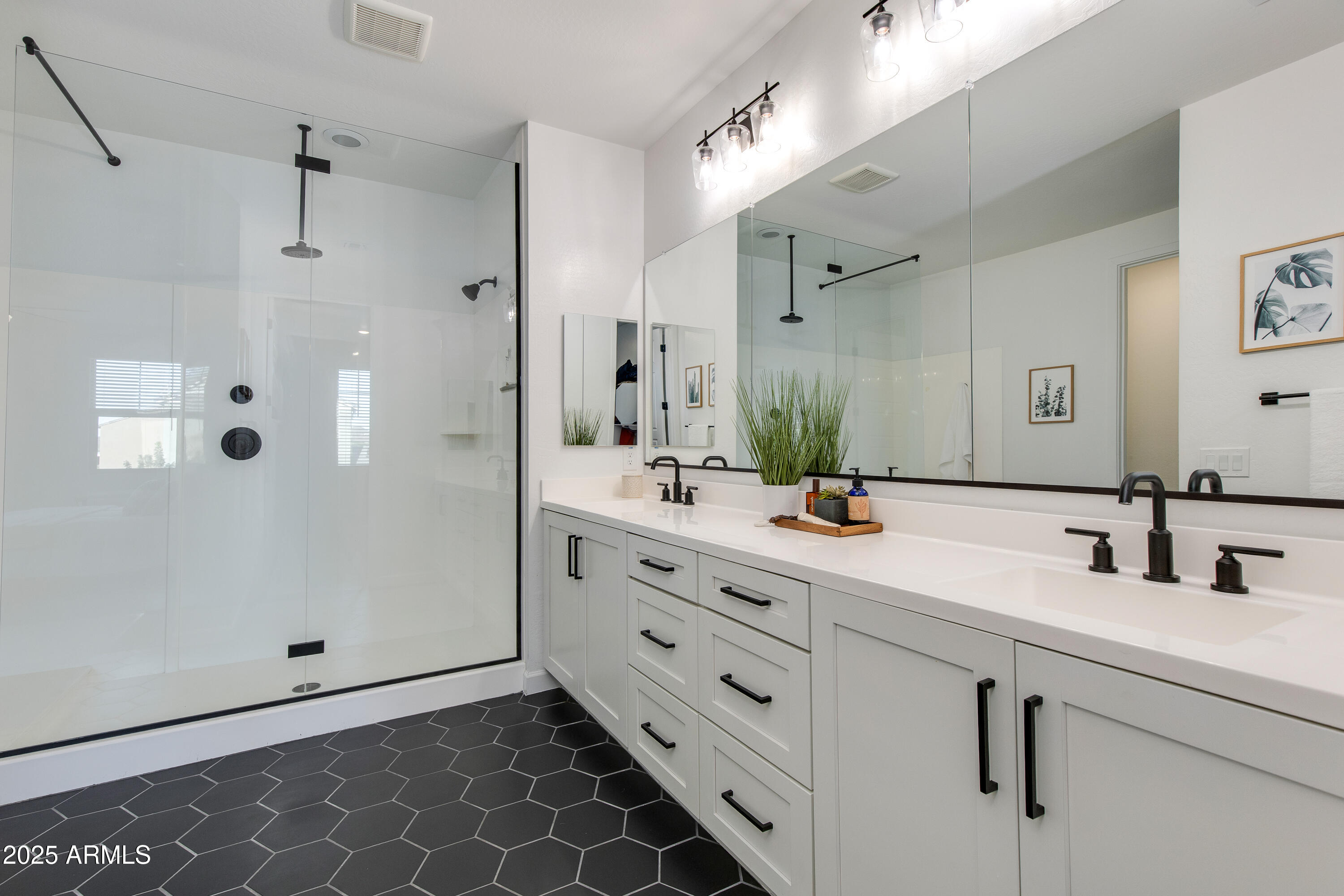 1935 W Lariat Lane