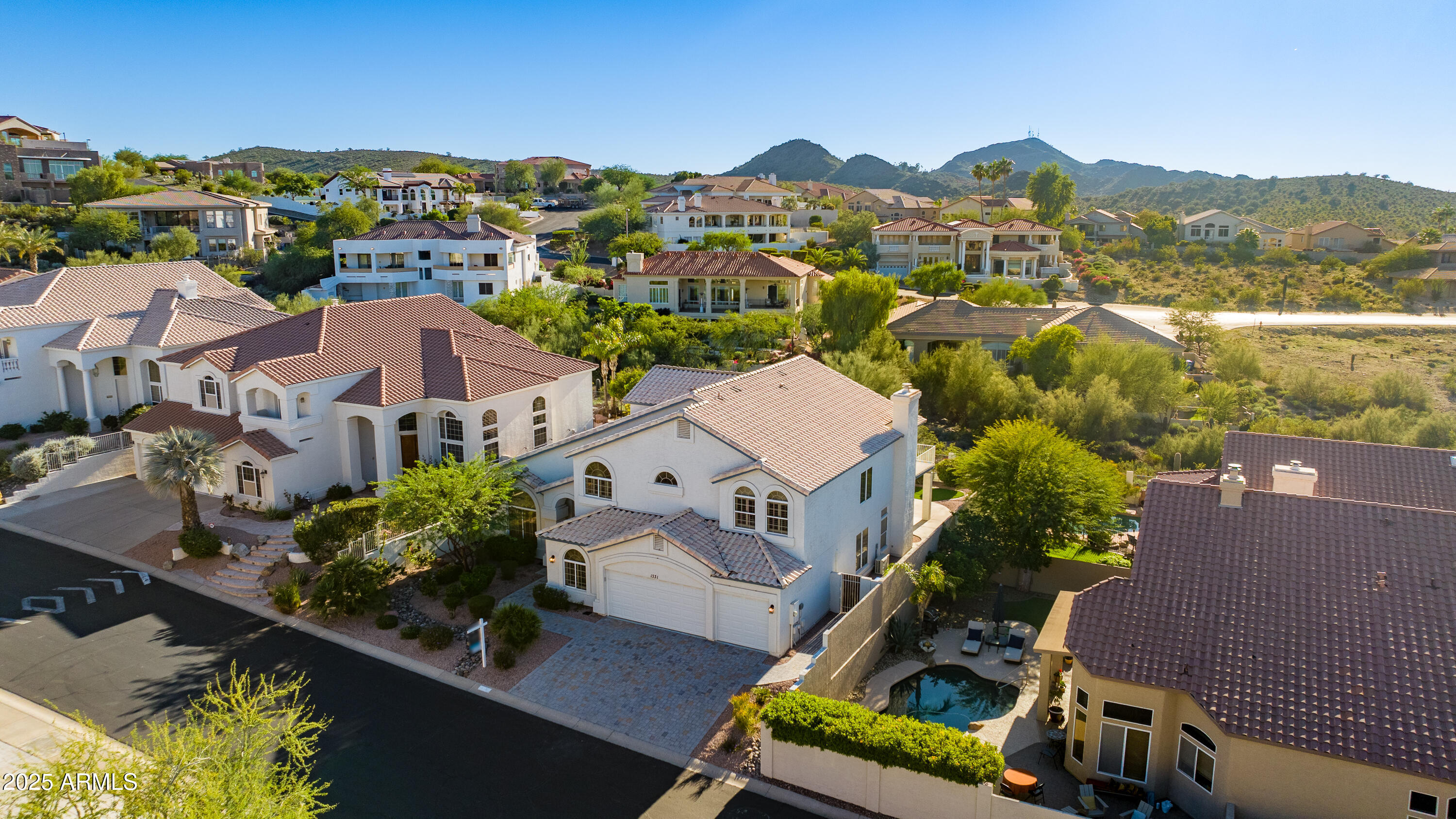 1331 E VOLTAIRE Avenue