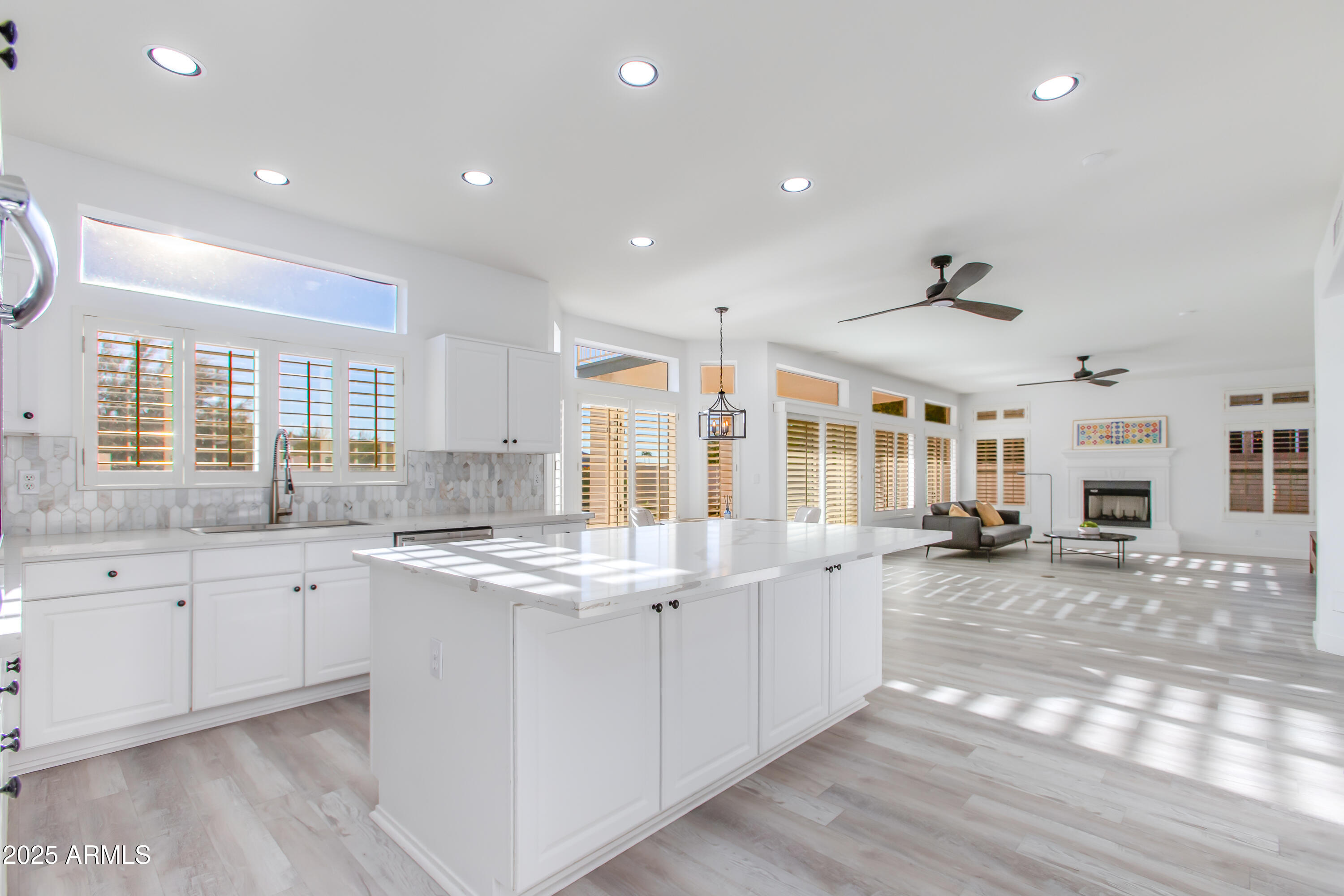 1331 E VOLTAIRE Avenue