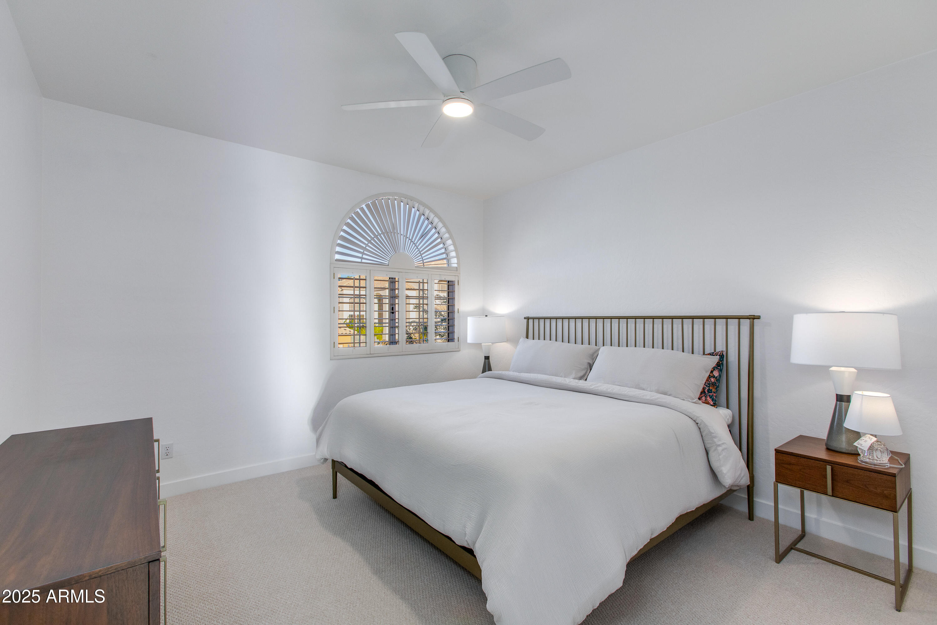 1331 E VOLTAIRE Avenue