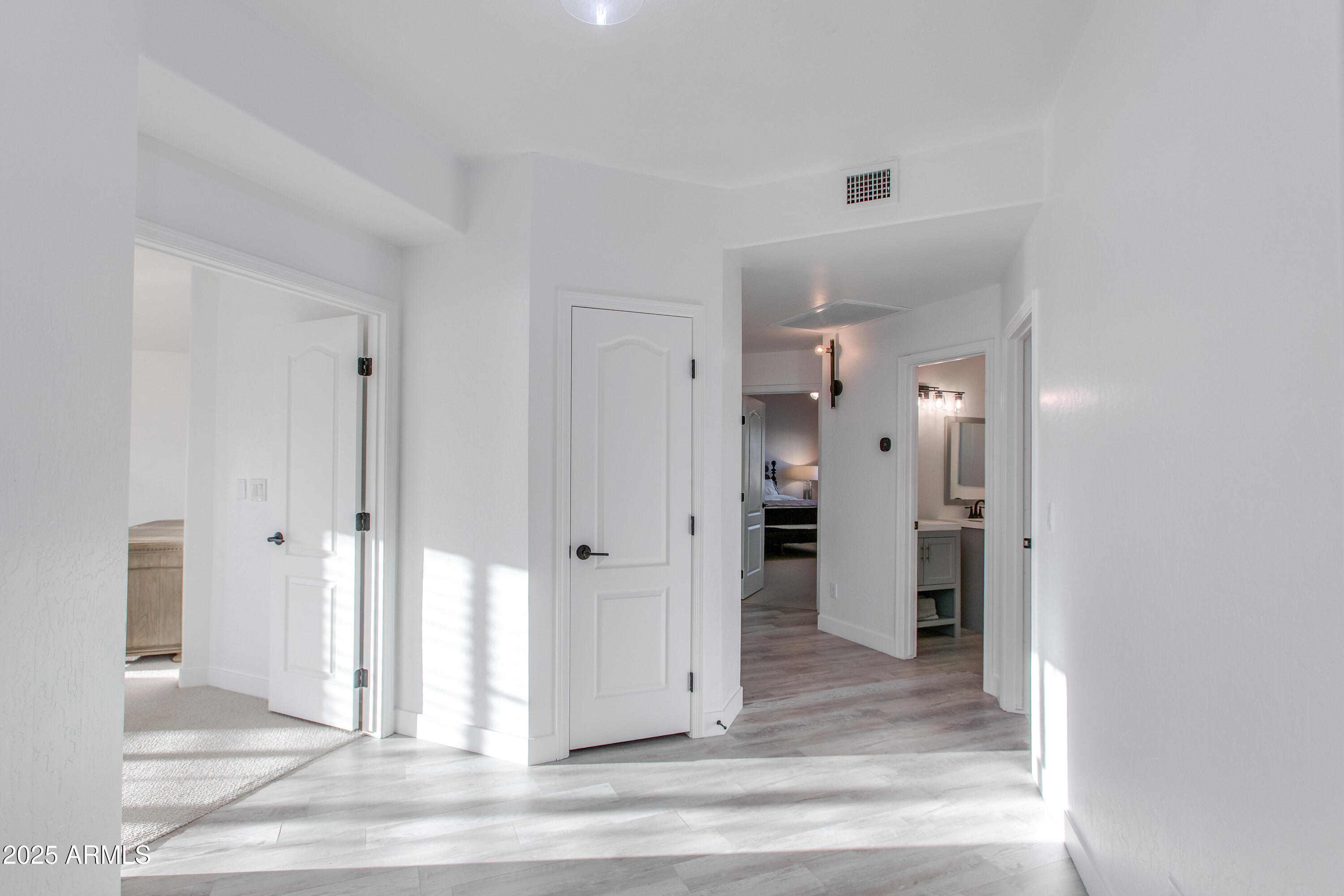 1331 E VOLTAIRE Avenue