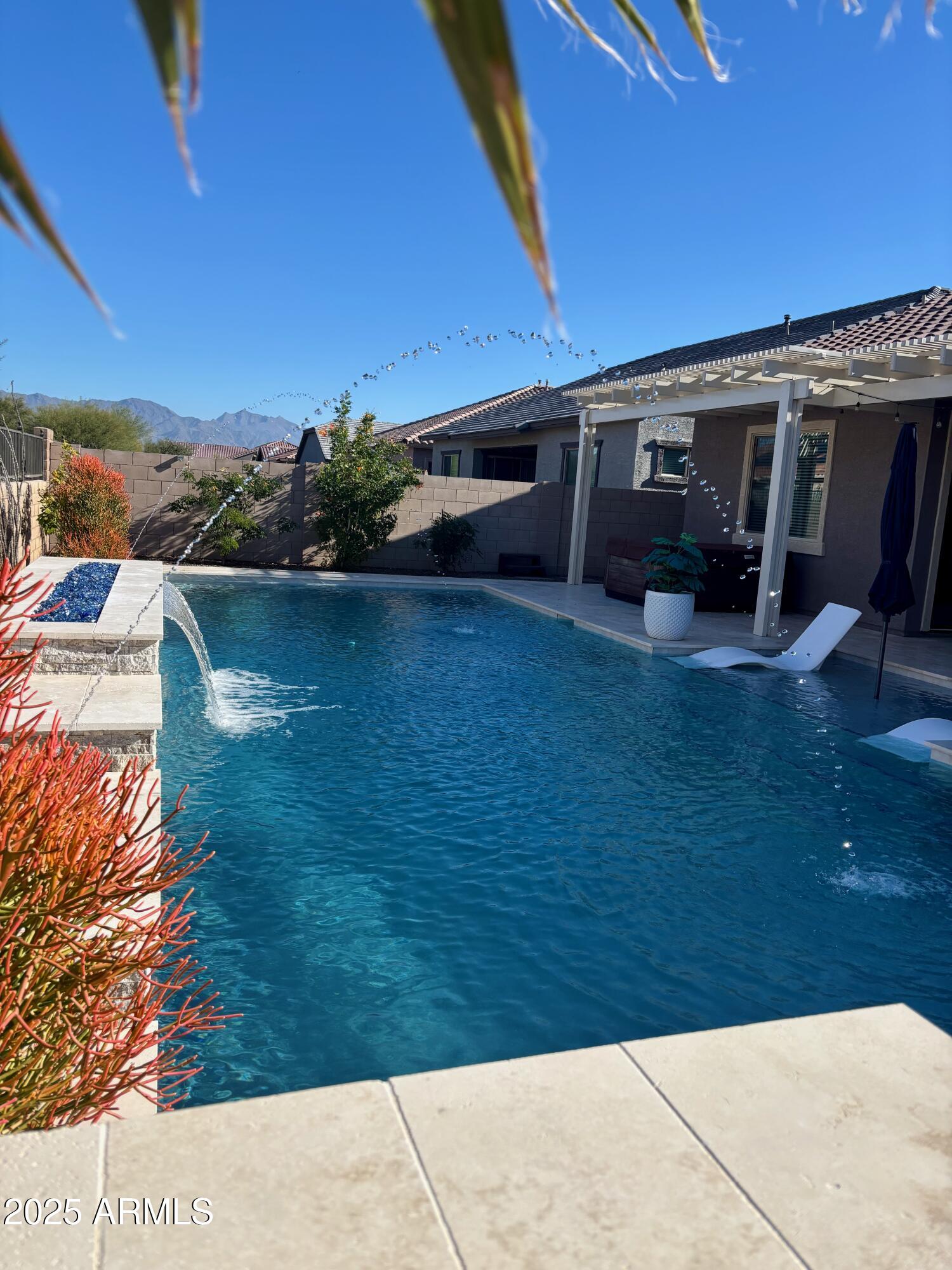 18562 W Thistle Landing Drive