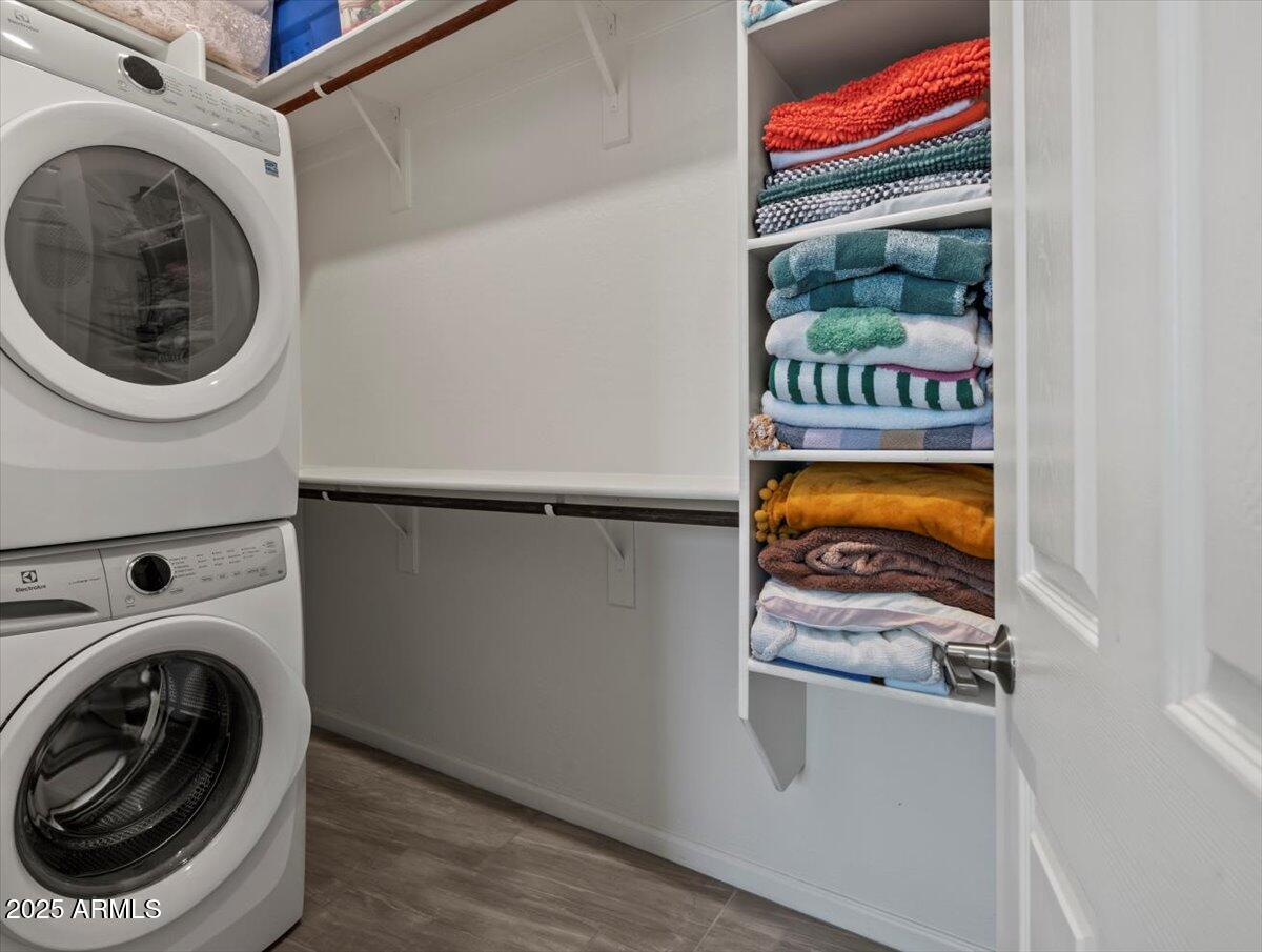 18562 W Thistle Landing Drive