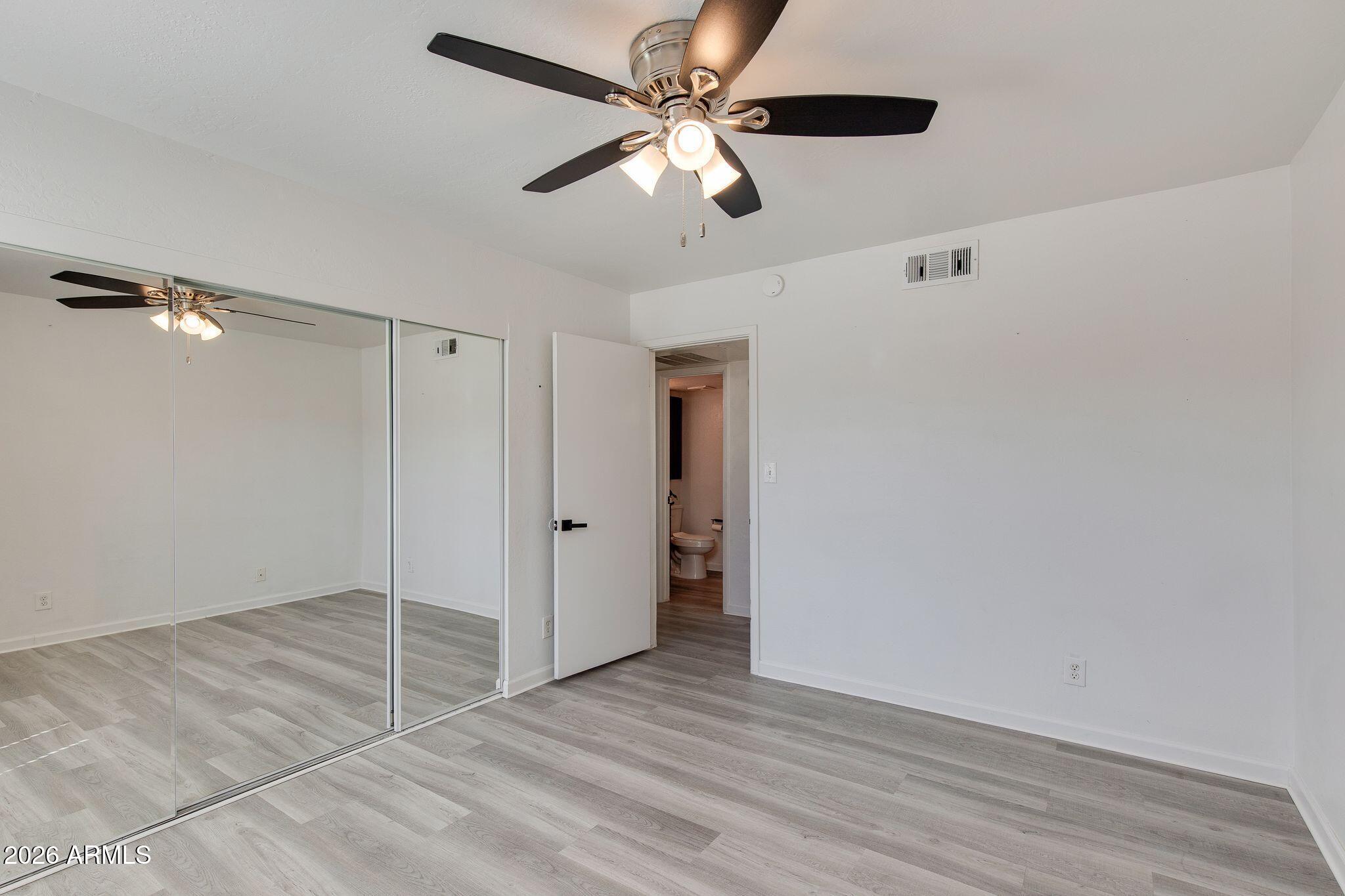 5146 E OAK Street 102