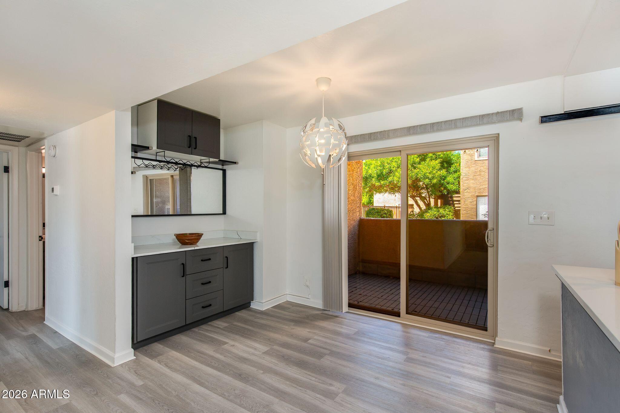 5146 E OAK Street 102