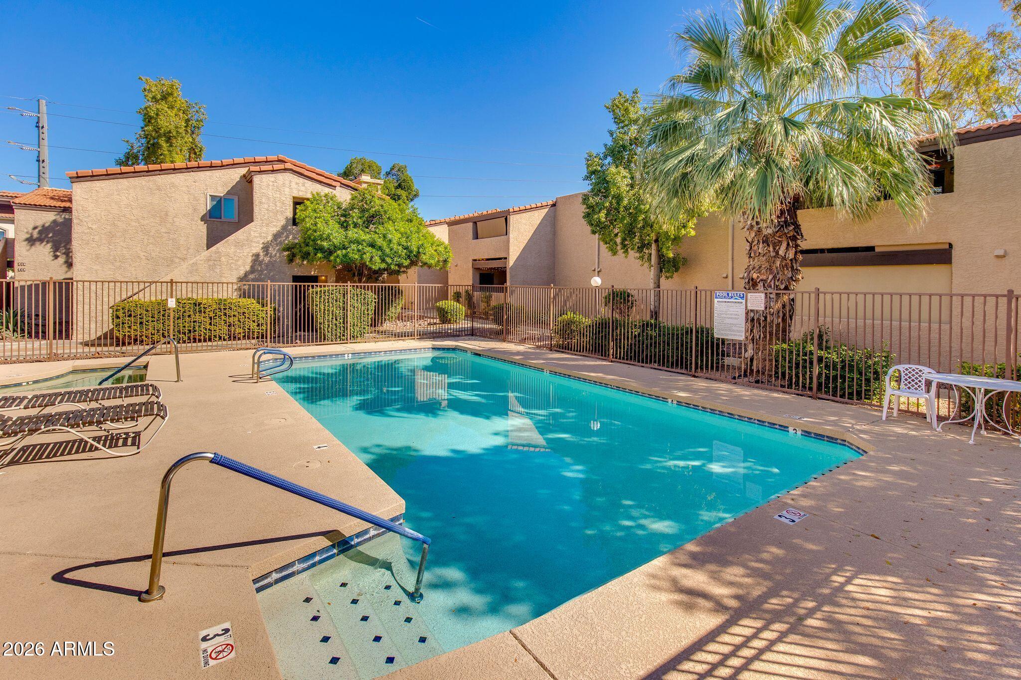 5146 E OAK Street 102