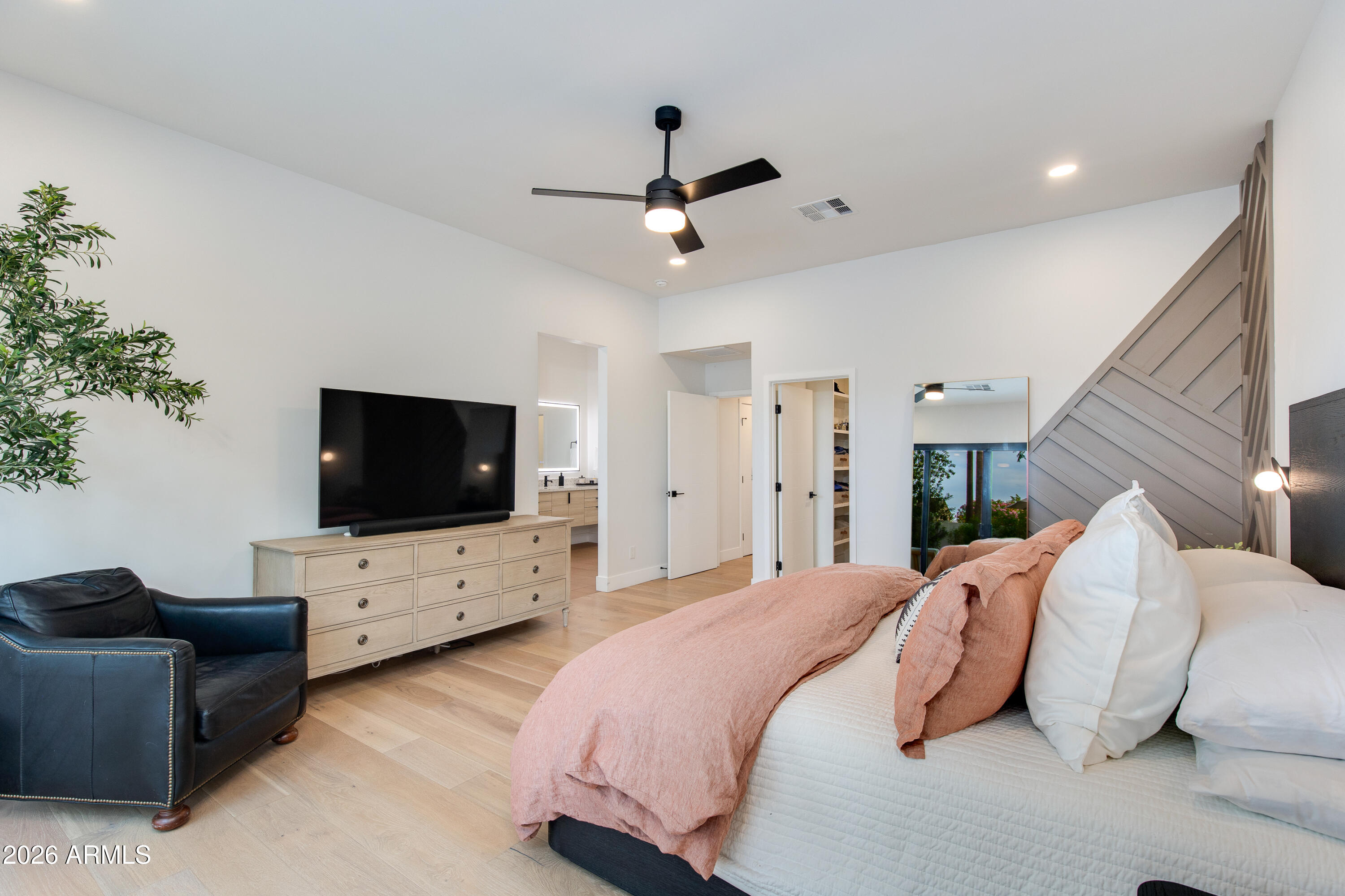 5922 E EMILE ZOLA Avenue