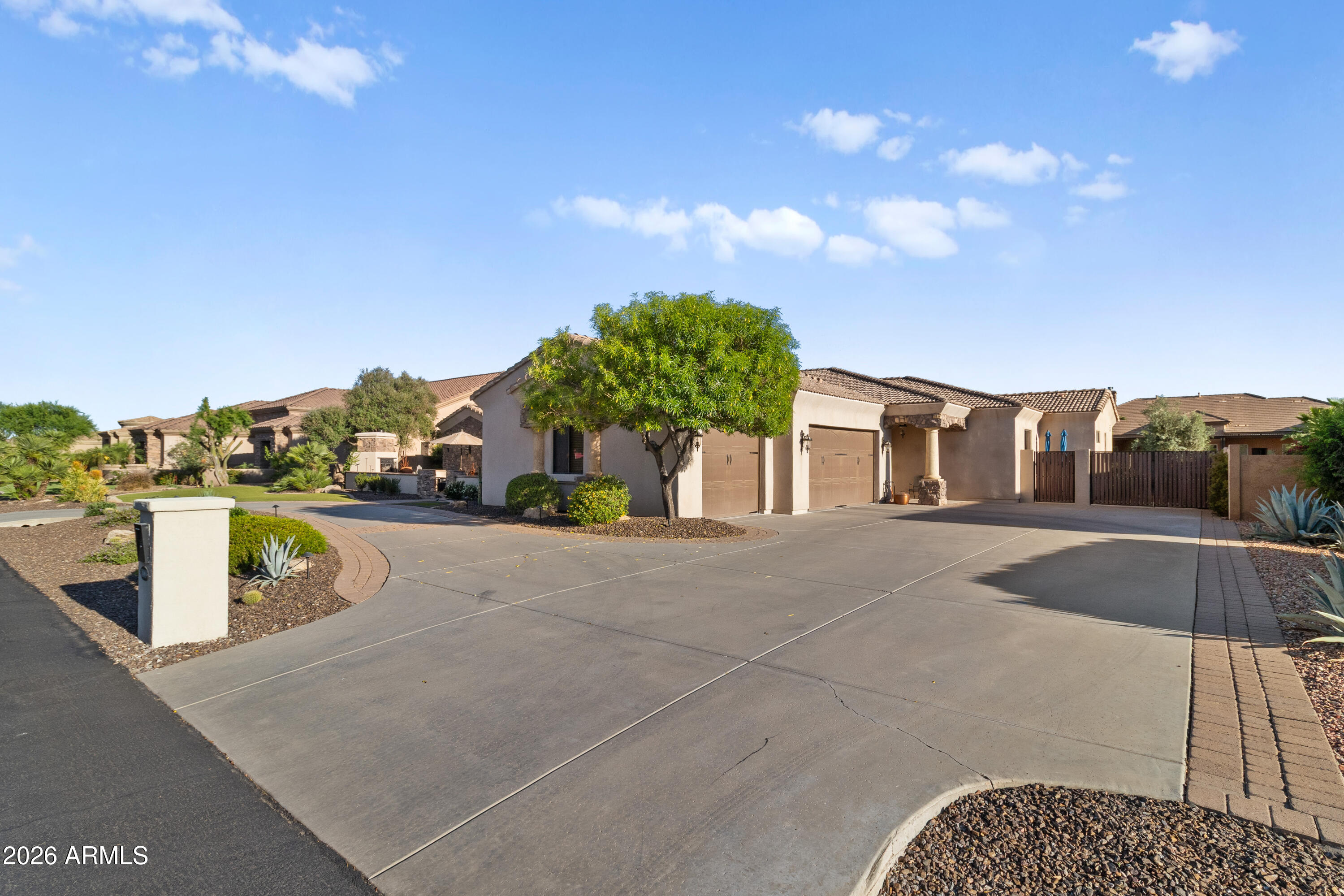 18009 W MONTEBELLO Avenue