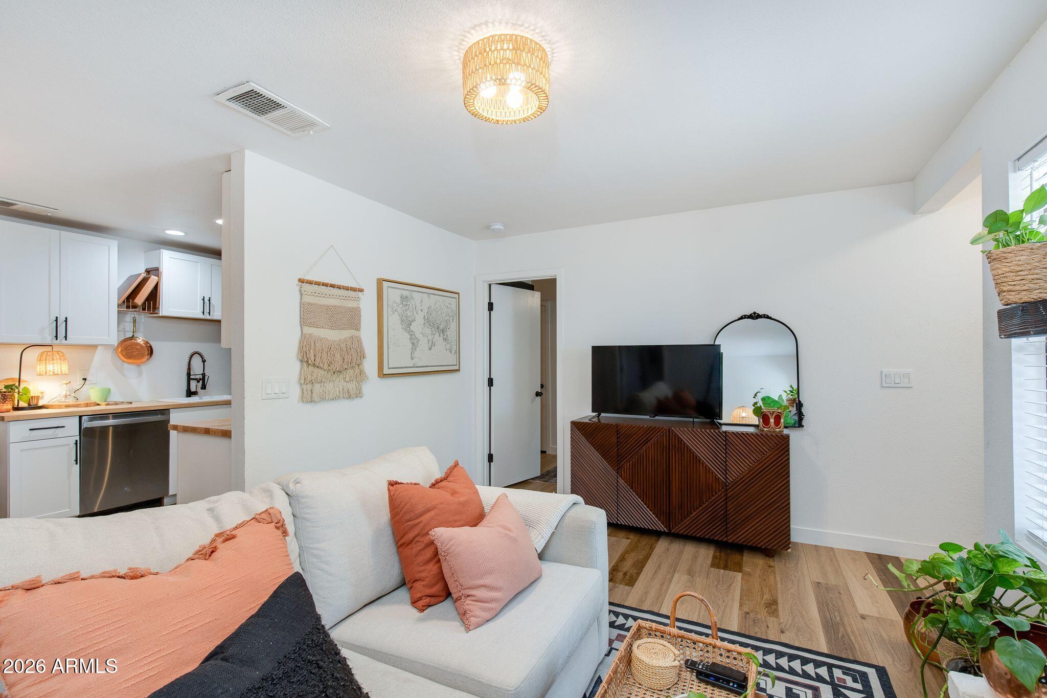 3511 E BASELINE Road 1103