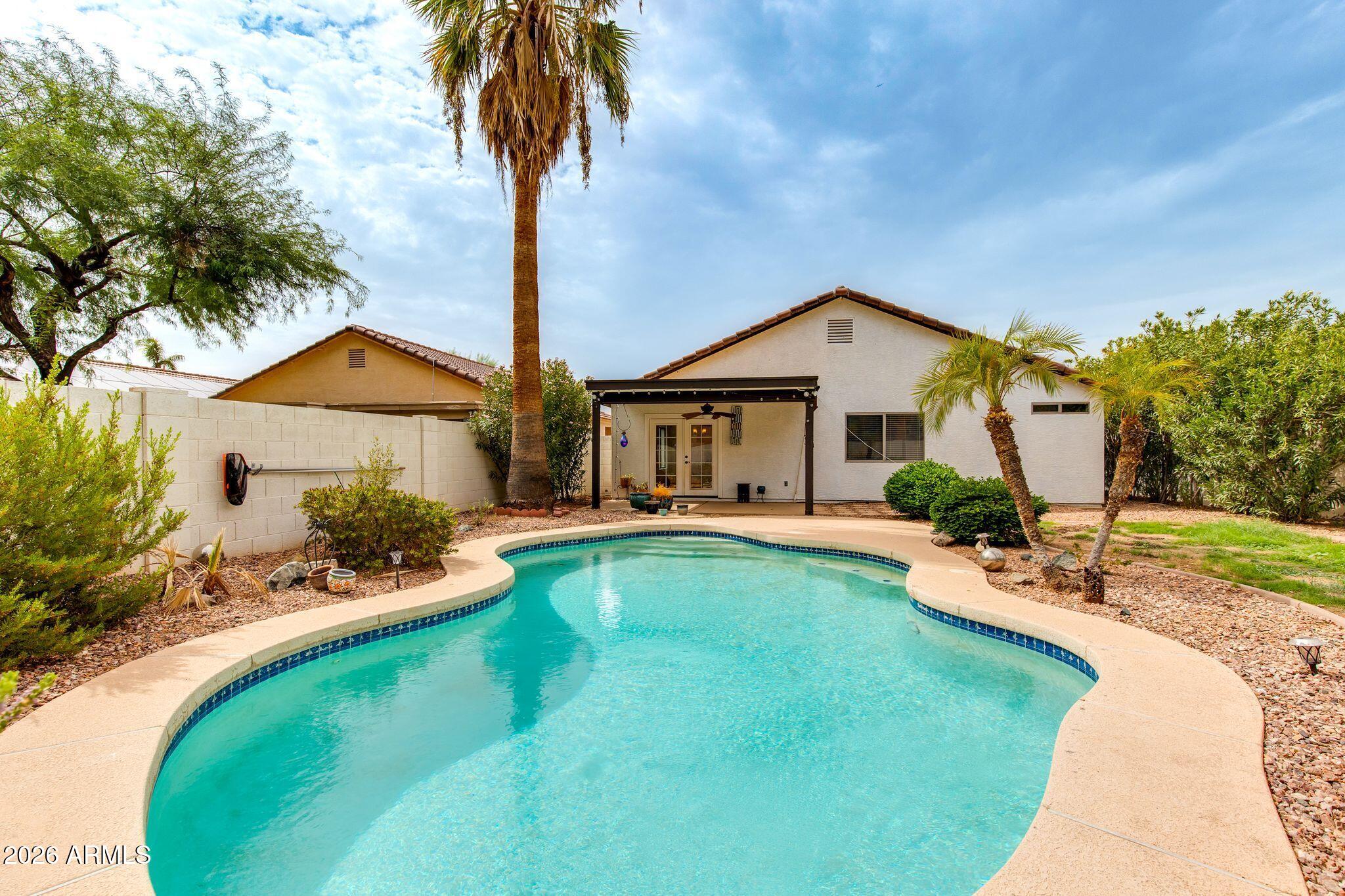 2010 E AIRE LIBRE Avenue