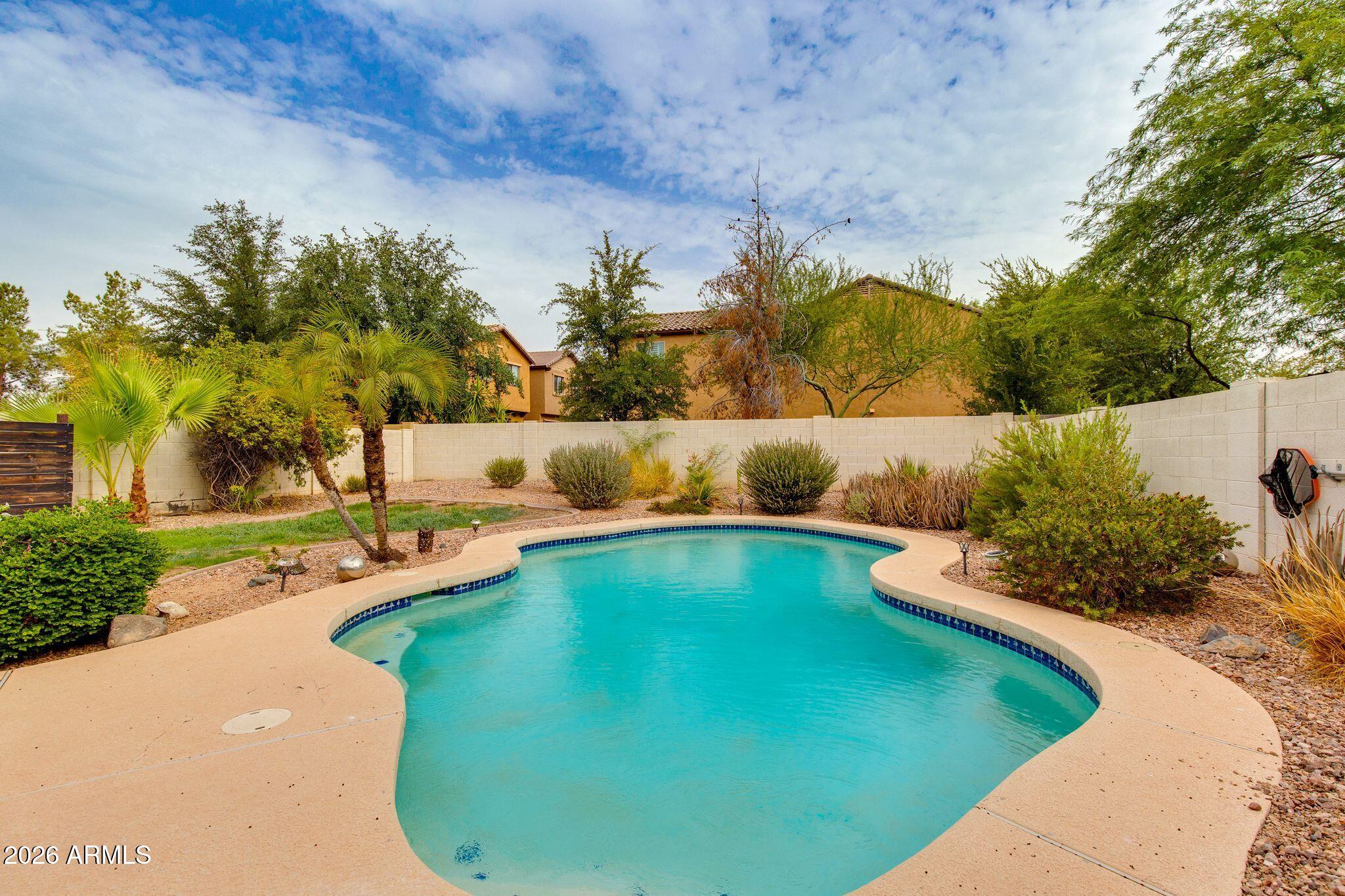 2010 E AIRE LIBRE Avenue
