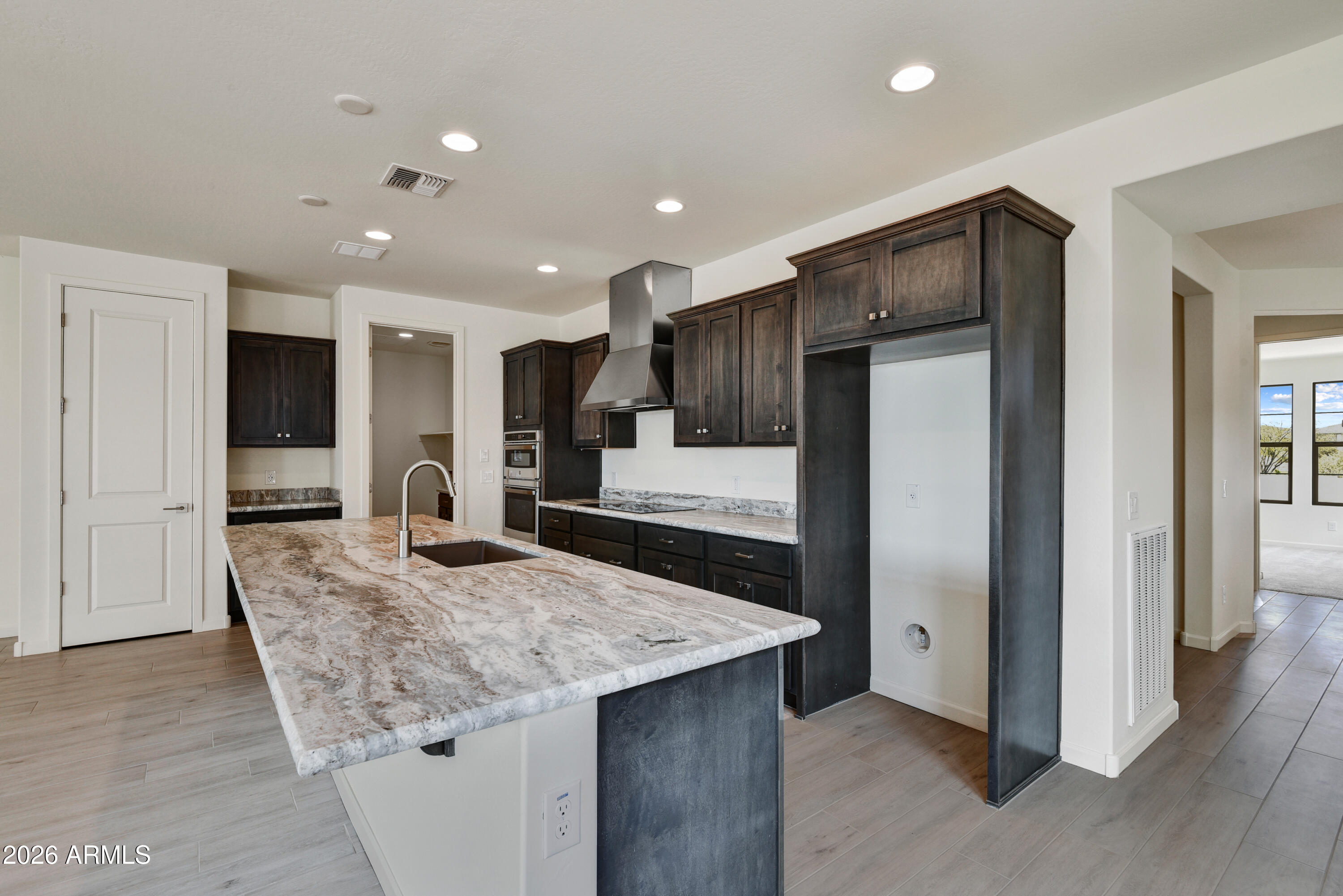 4180 PRAIRIE SCHOONER Road