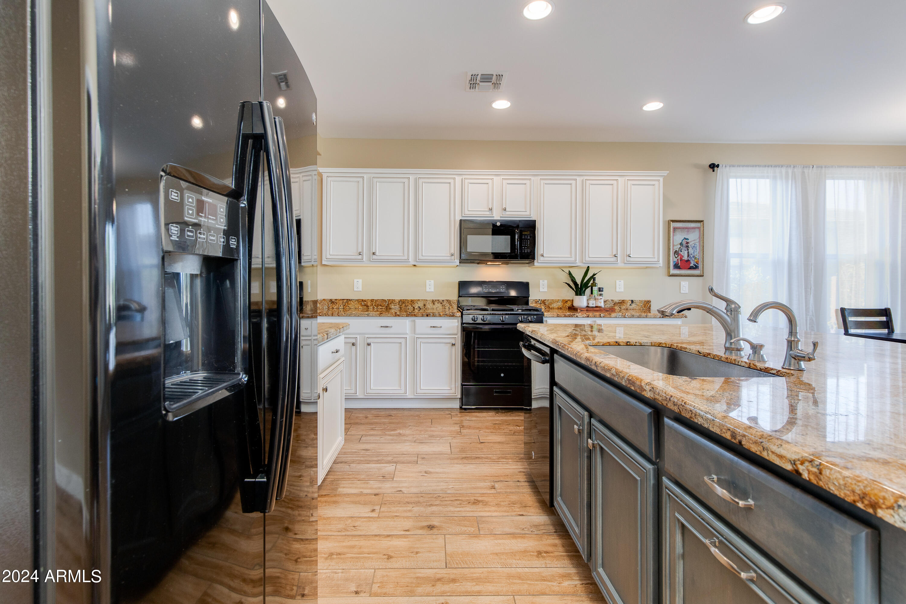 3705 RIDGEVIEW Terrace
