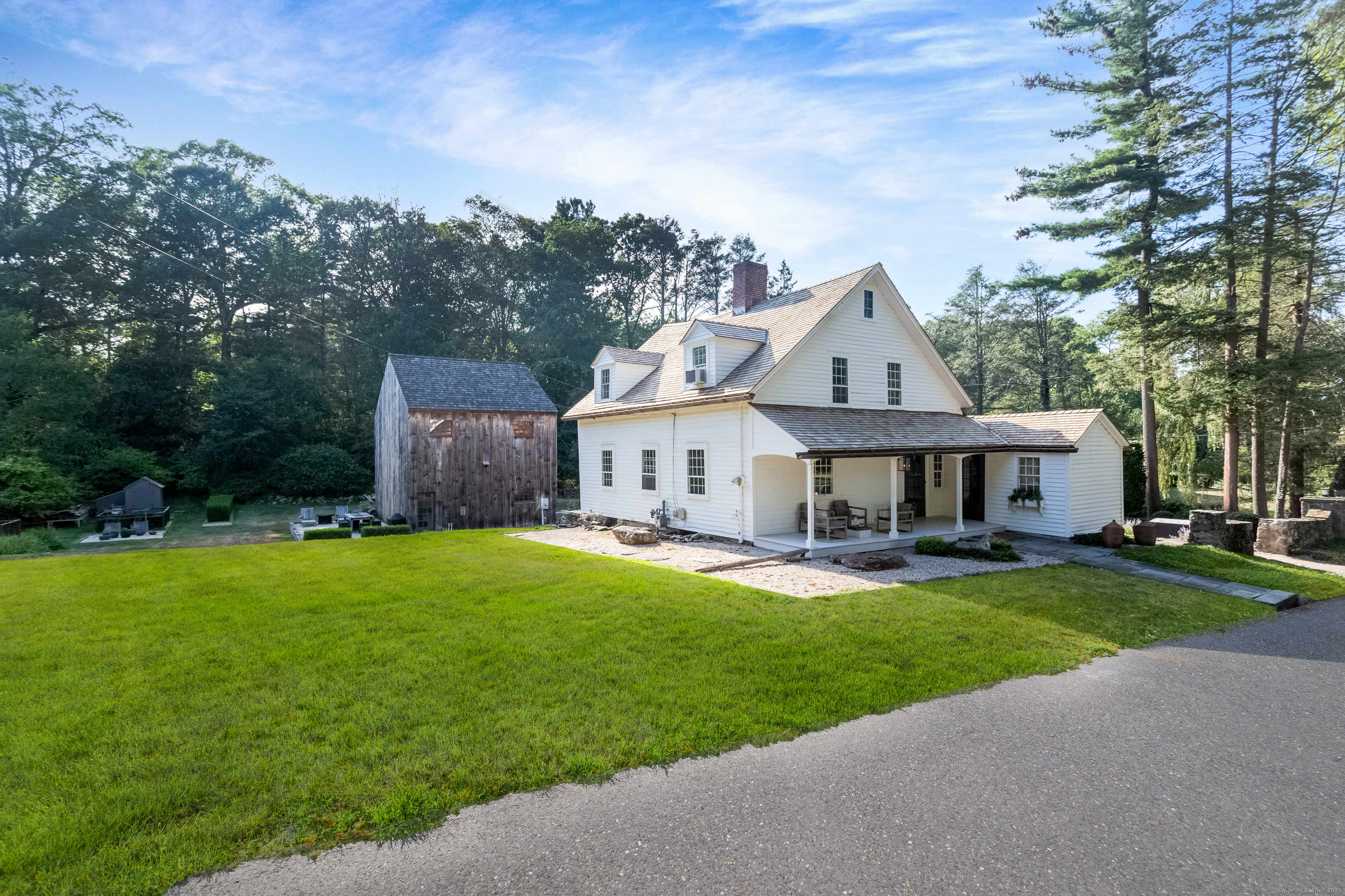 1135 Mill Hill Road