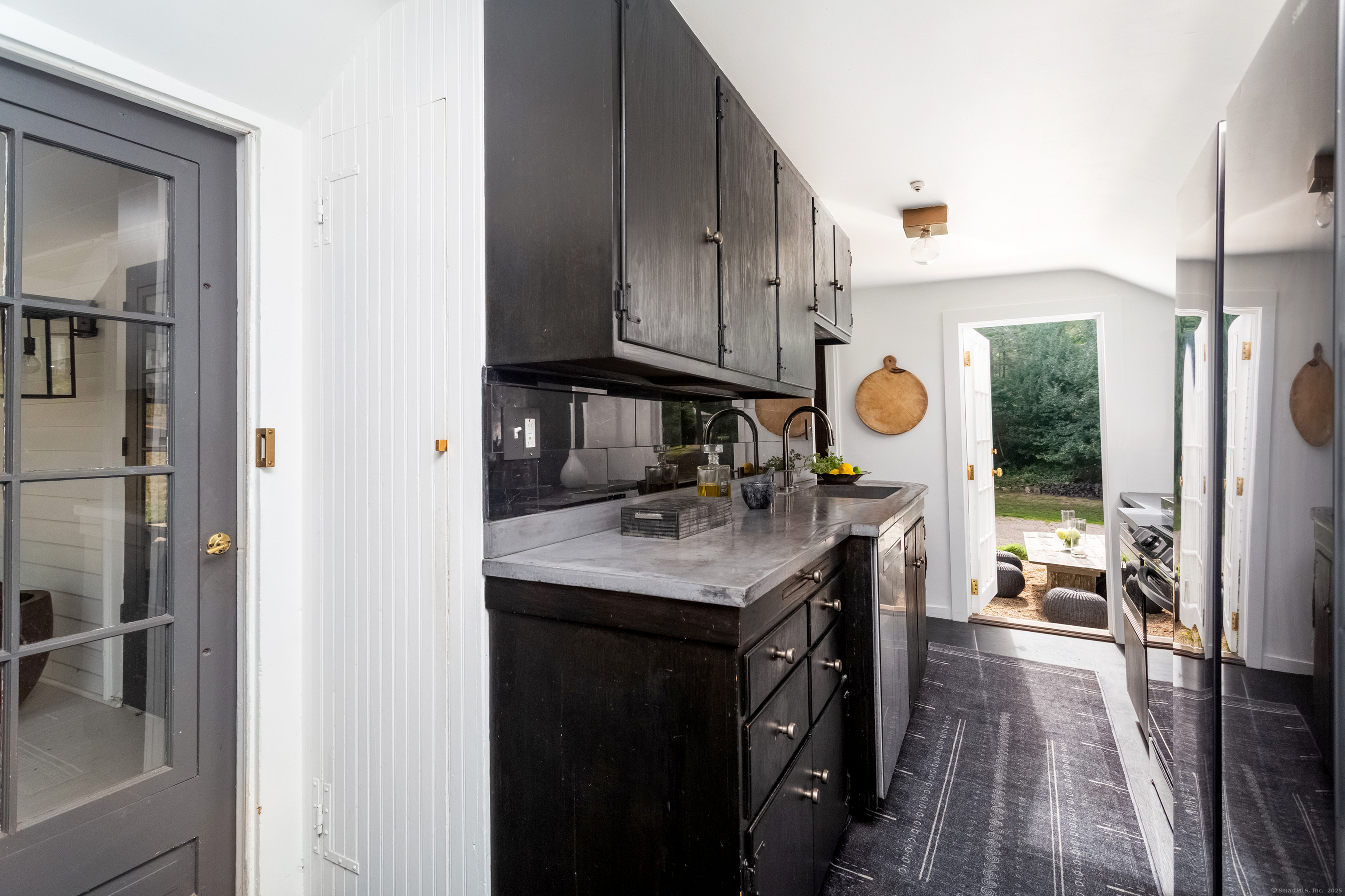 1135 Mill Hill Road