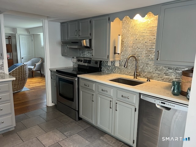 437 Hulls Farm ~Carriage House~ Road