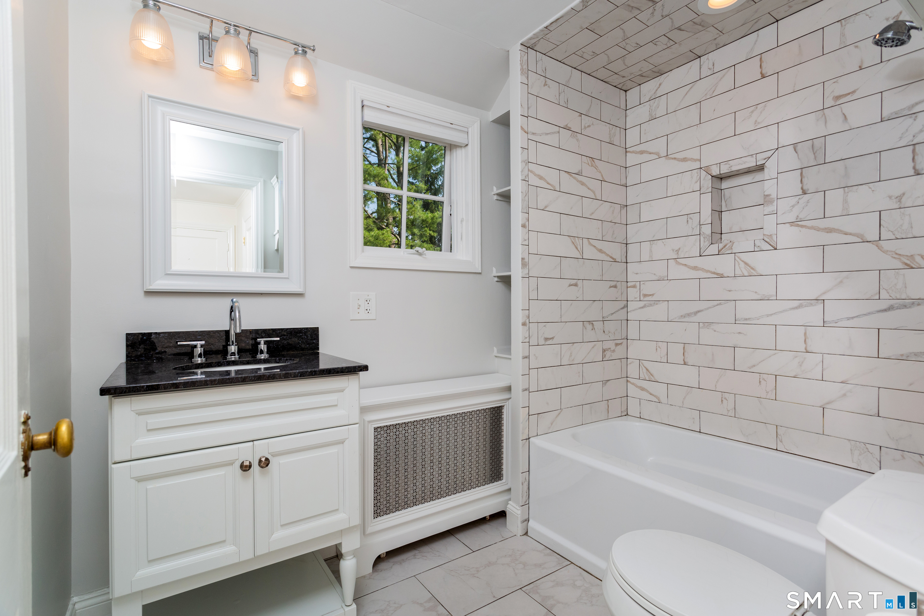 437 Hulls Farm ~Carriage House~ Road