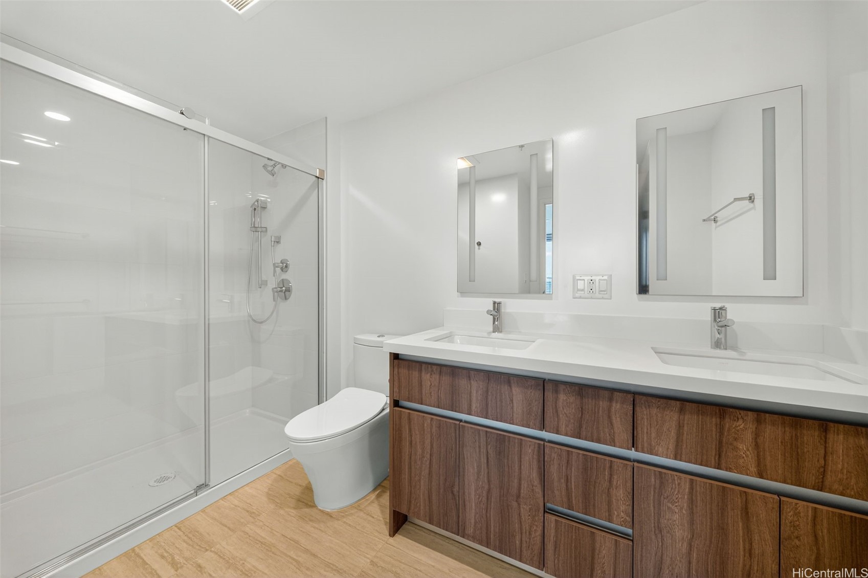 1515 Liona Street 1800