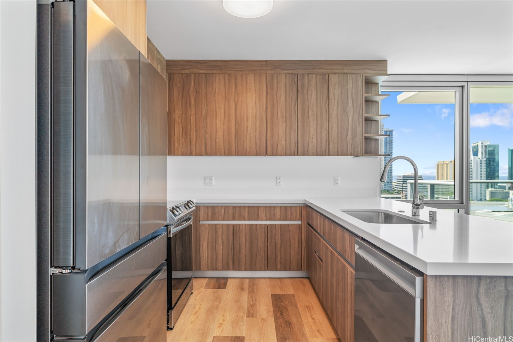 1515 Liona Street 1800