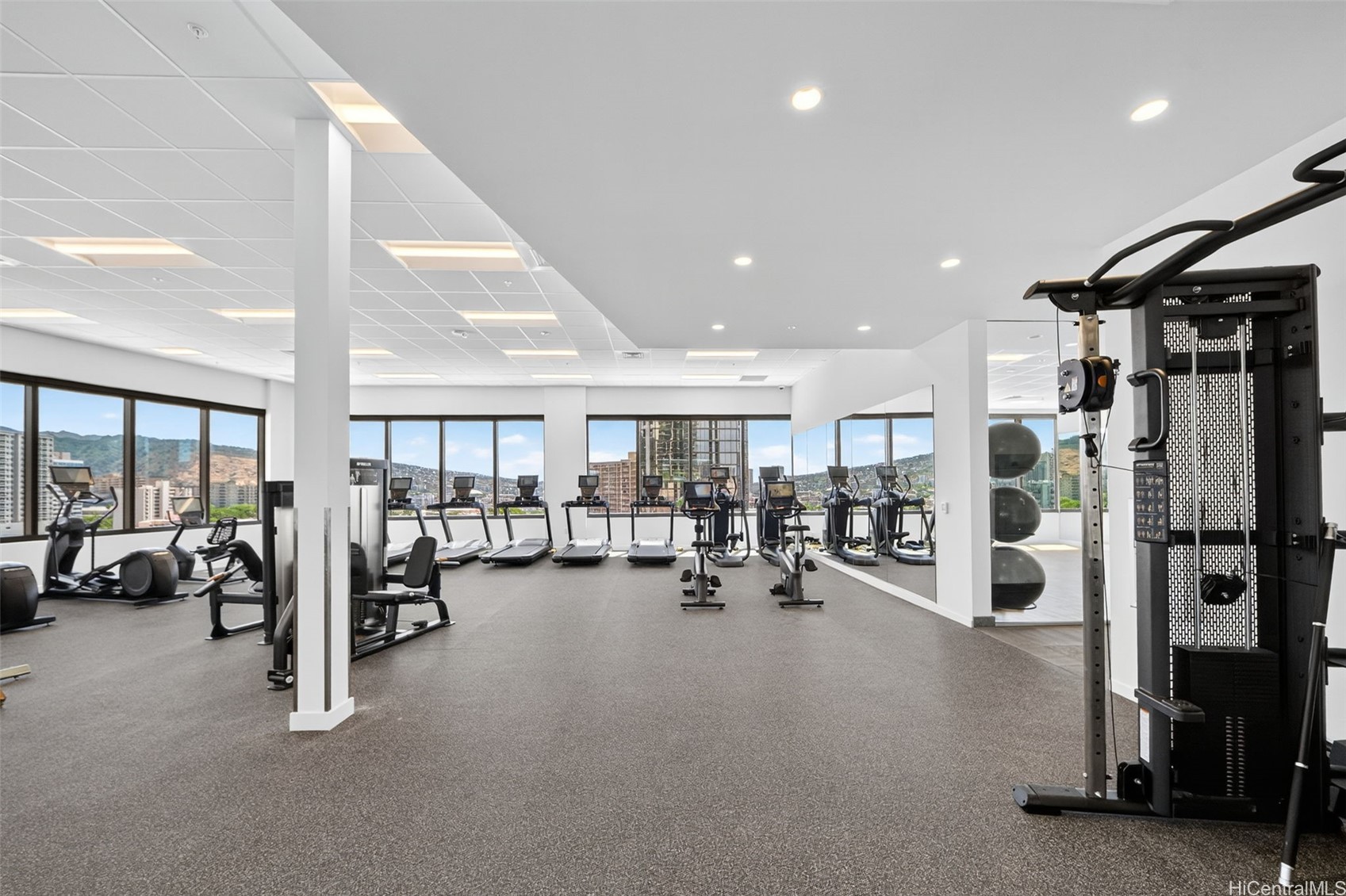 1515 Liona Street 1800