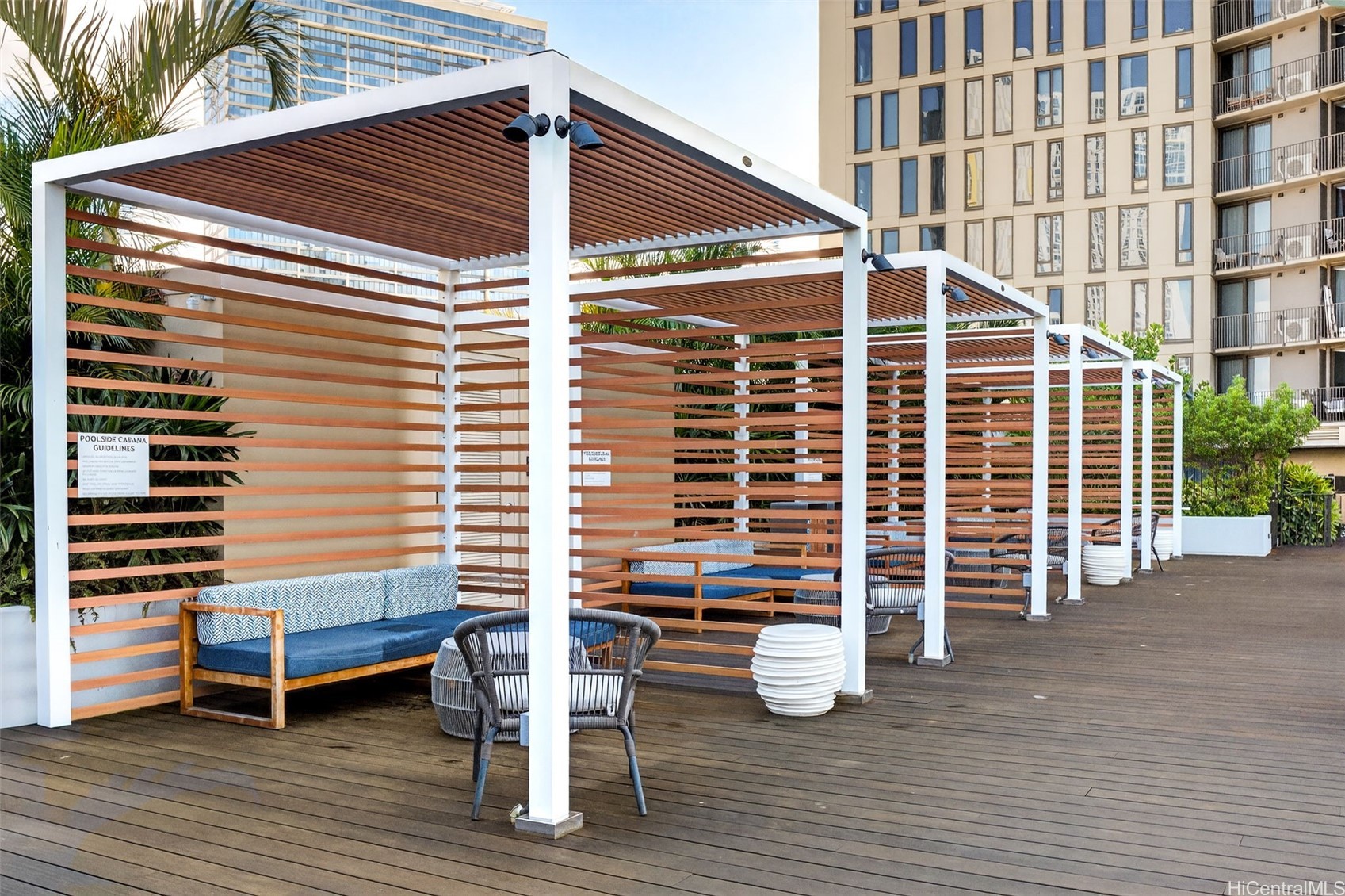 987 Queen Street 2303