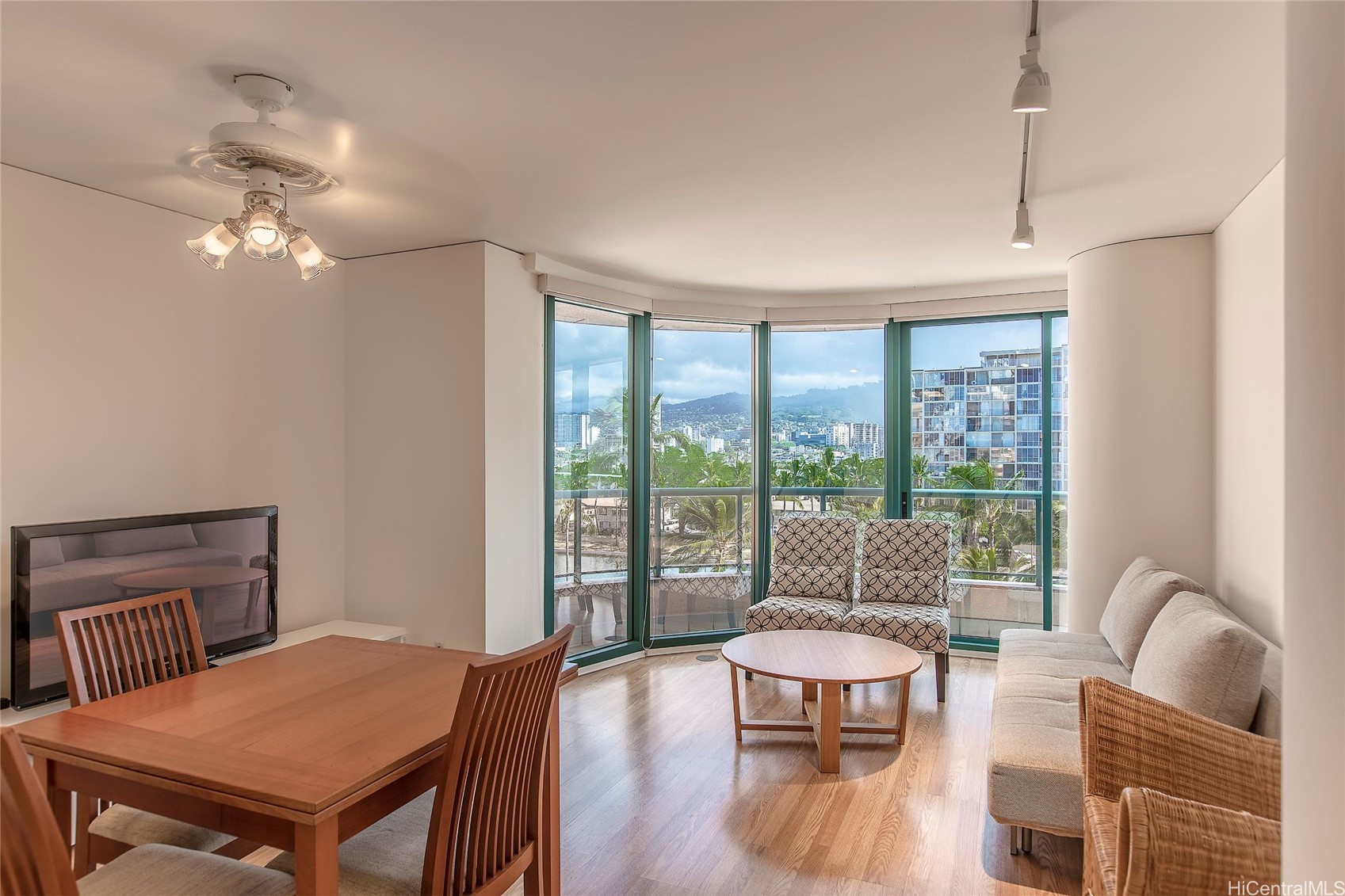 1888 Kalakaua Avenue 903