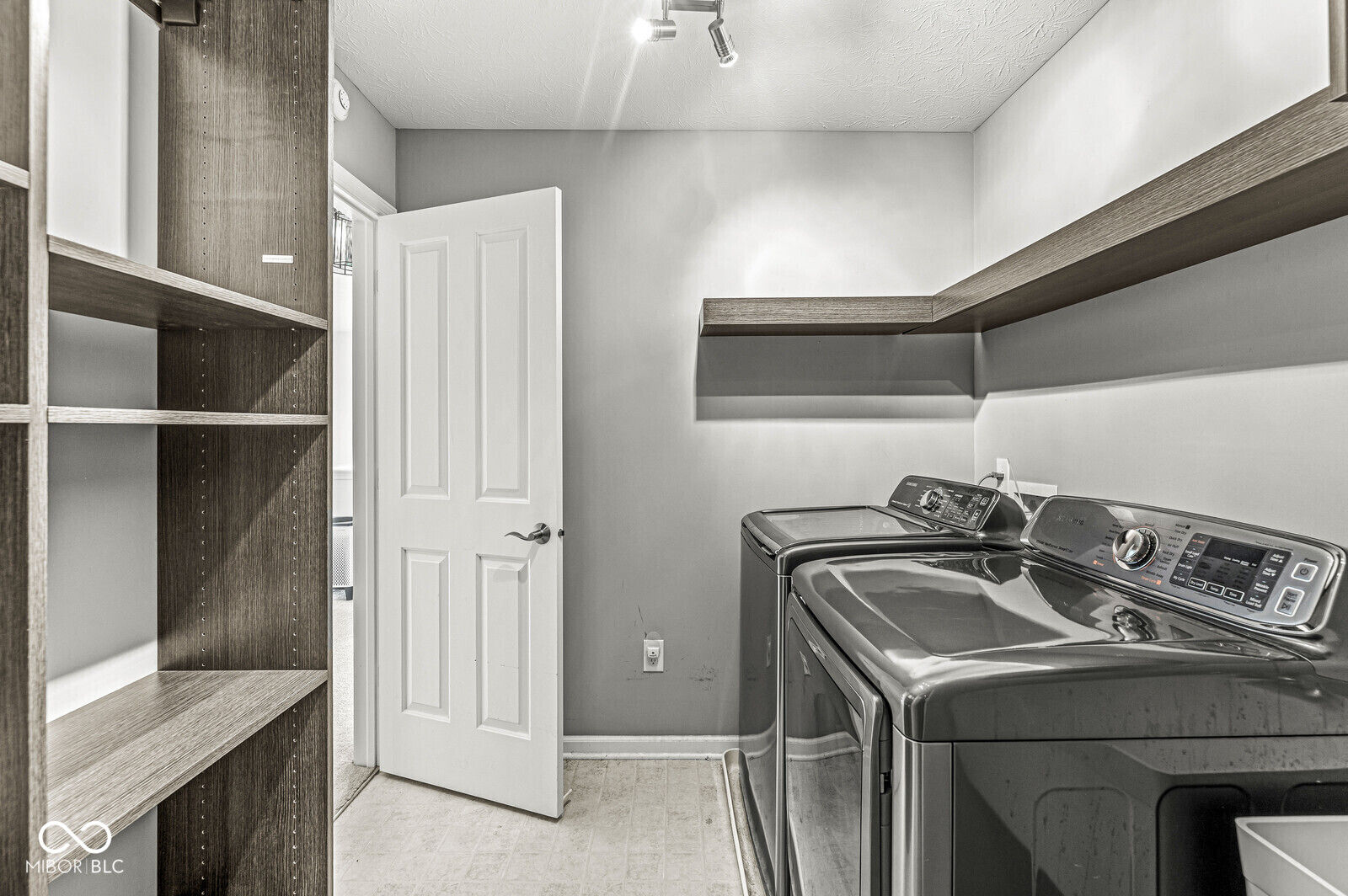 14933 W Black Wolf Run Drive