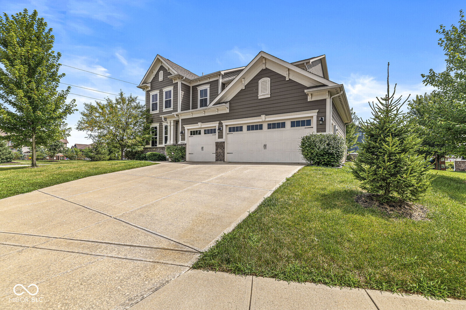 14933 W Black Wolf Run Drive