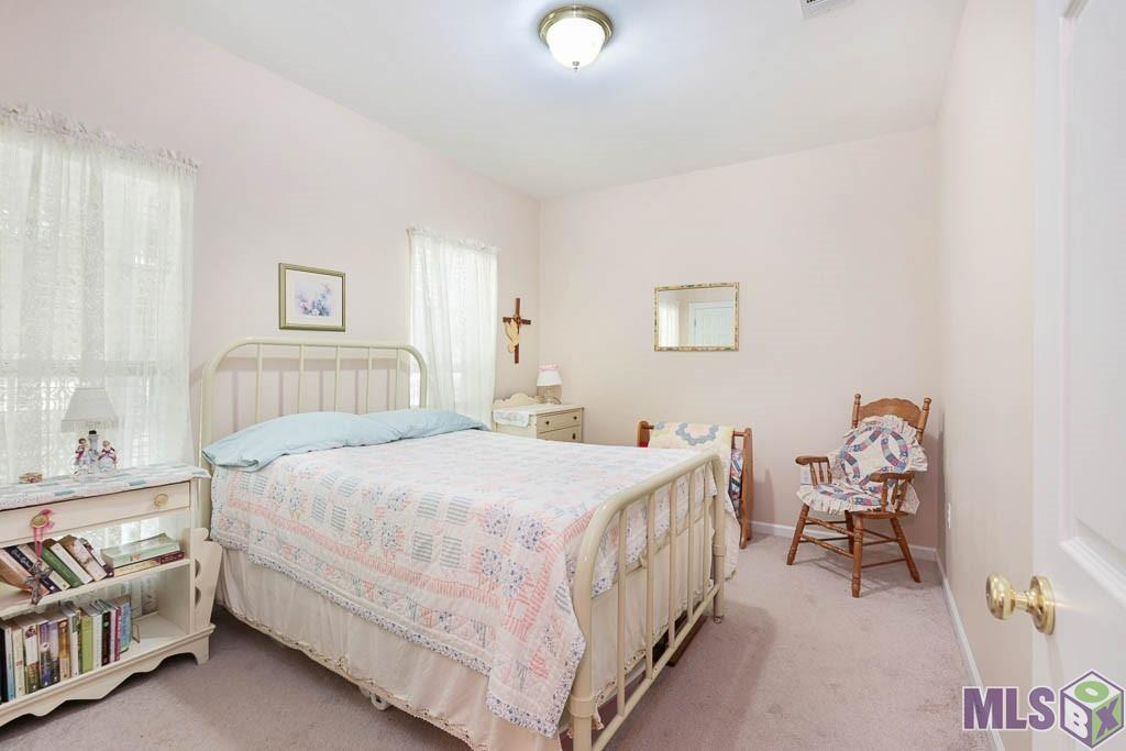 17033 Lavell Rd