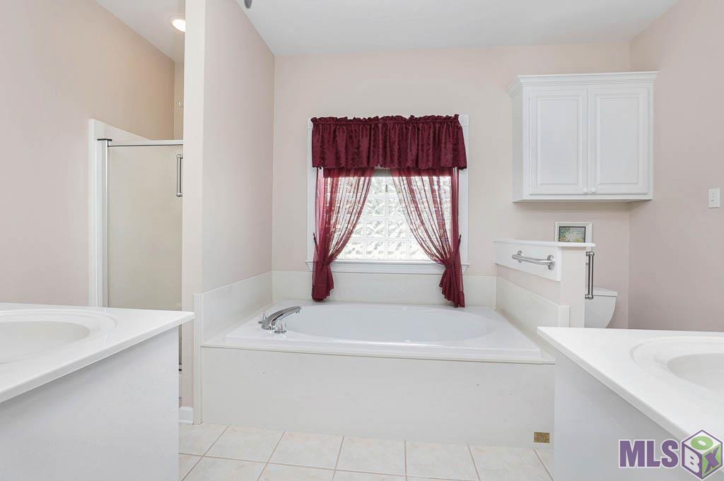 17033 Lavell Rd