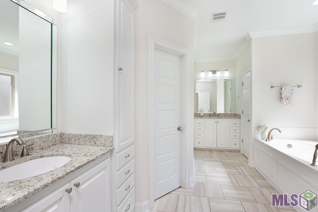 13380 Williamsburg Dr